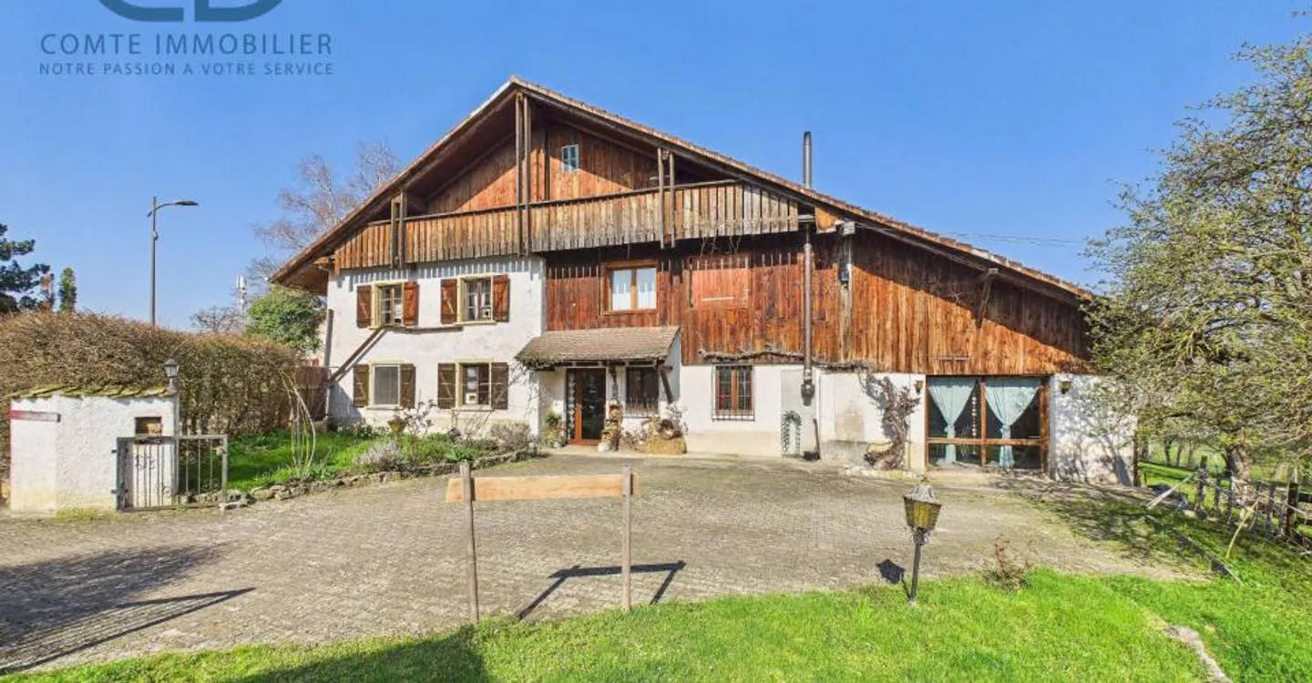 Renovated old farmhouse with stable and land - Photo 1 of 13