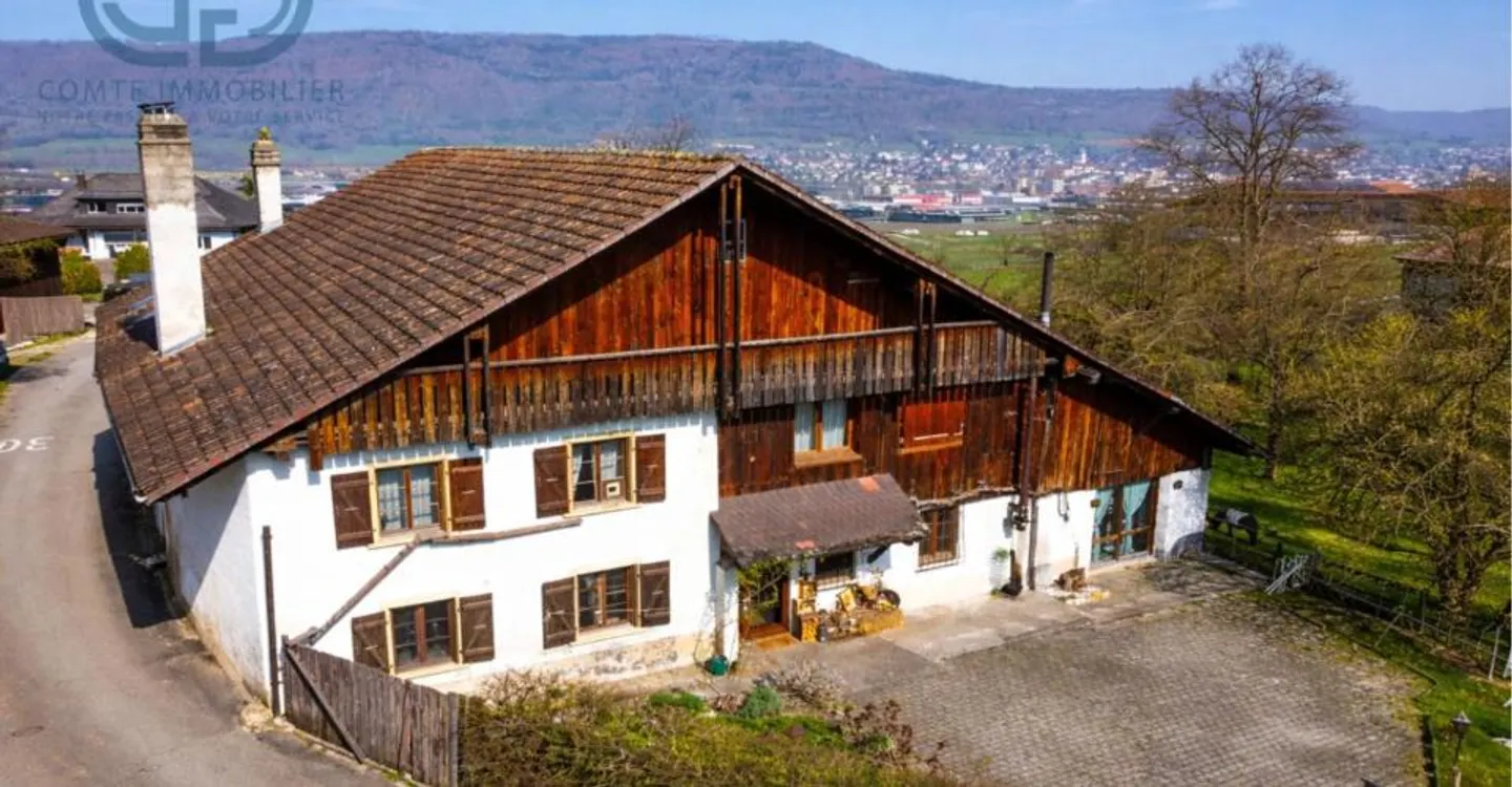 Renovated old farmhouse with stable and land - Photo 2 of 13