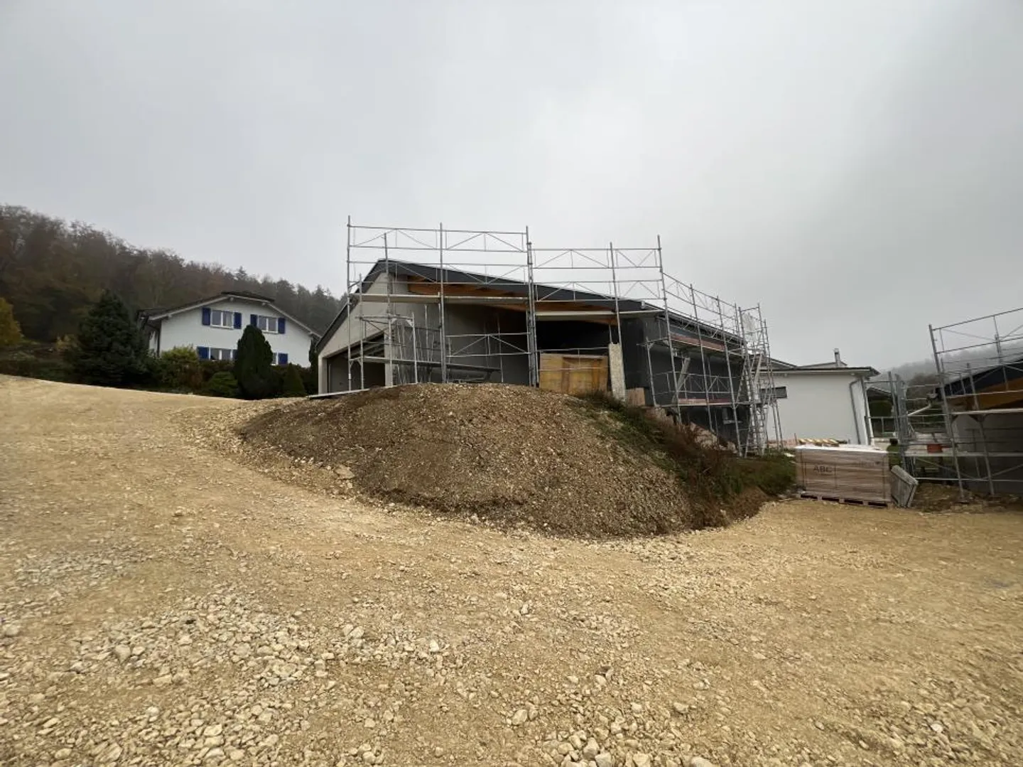 Bellissima casa d'architetto con bel giardino - Foto 12 di 13