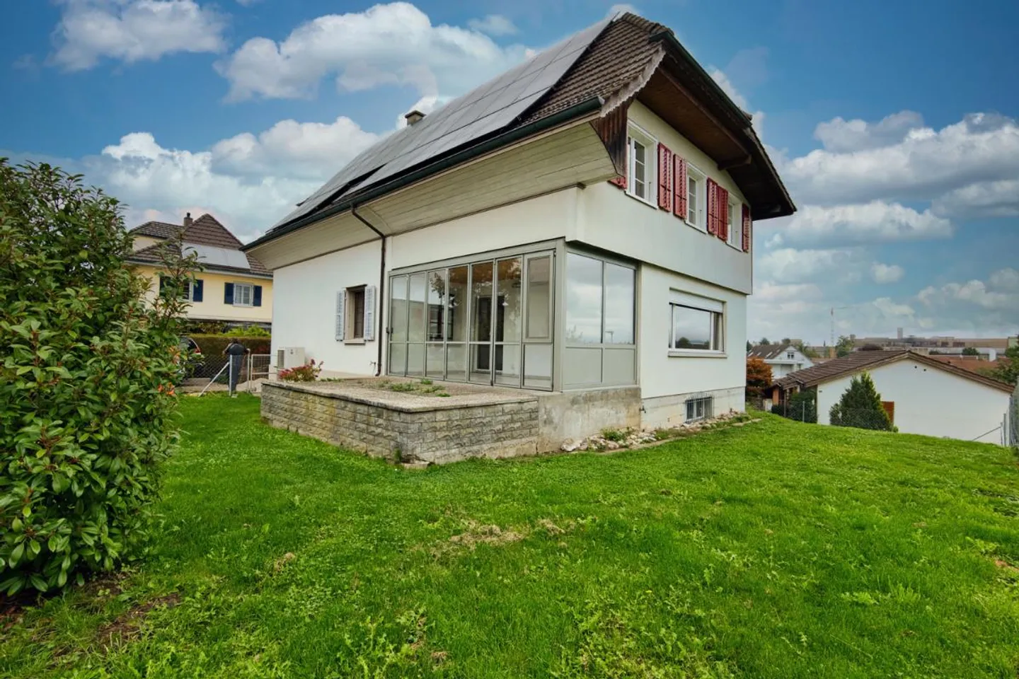Incantevole casa unifamiliare di 4,5 stanze con pannelli solari a Biberist - Foto 1 di 5