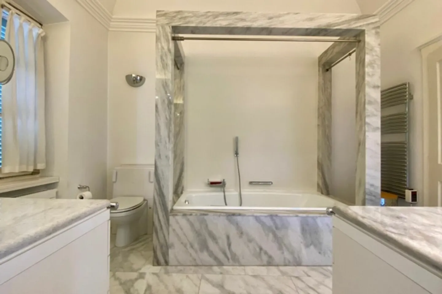 Pura tranquillità !!! Palazzo di paese restaurato con cortile mediterraneo e garage doppio - vicino a Lugano - Foto 8 di 9