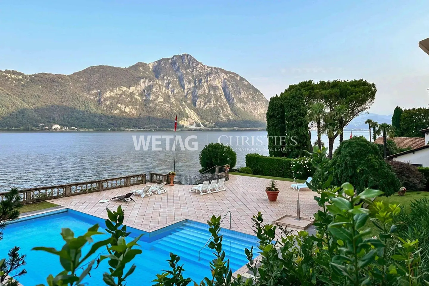 Lugano-Bissone : Appartement avec accès direct au lac, piscine extérieure, se... - Photo 1 sur 13