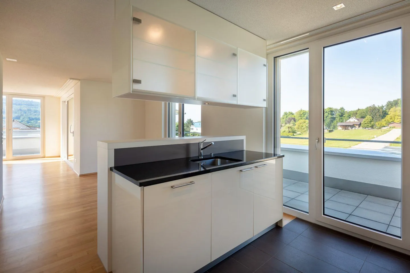 Schöne Attika-Wohnung mit grosser Terrasse - Foto 4 von 8