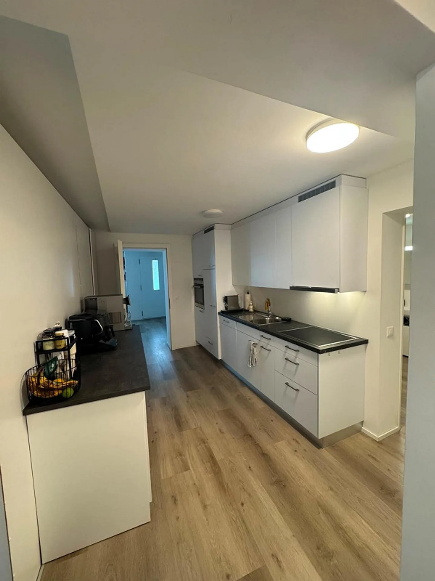 Modern and spacious 2.5-room apartment in a prime location in Frauenfeld - Photo 3 of 8