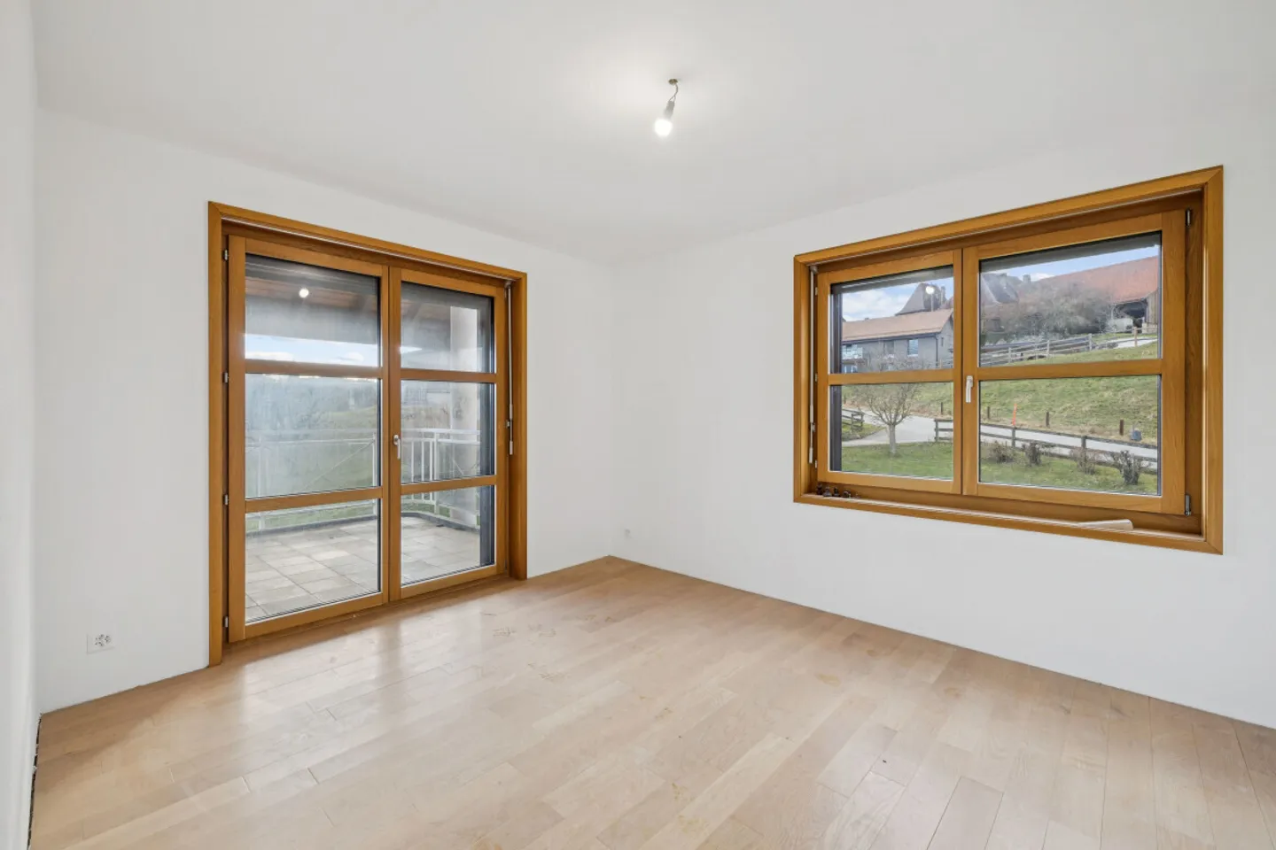 RENOVATED FAMILY HOUSE - Photo 8 of 13