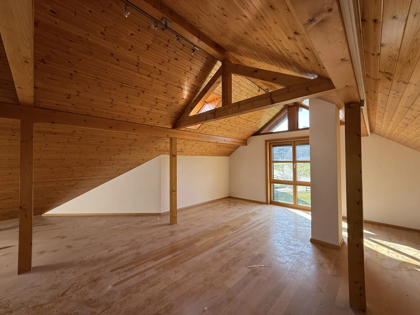 RENOVATED FAMILY HOUSE - Photo 13 of 13