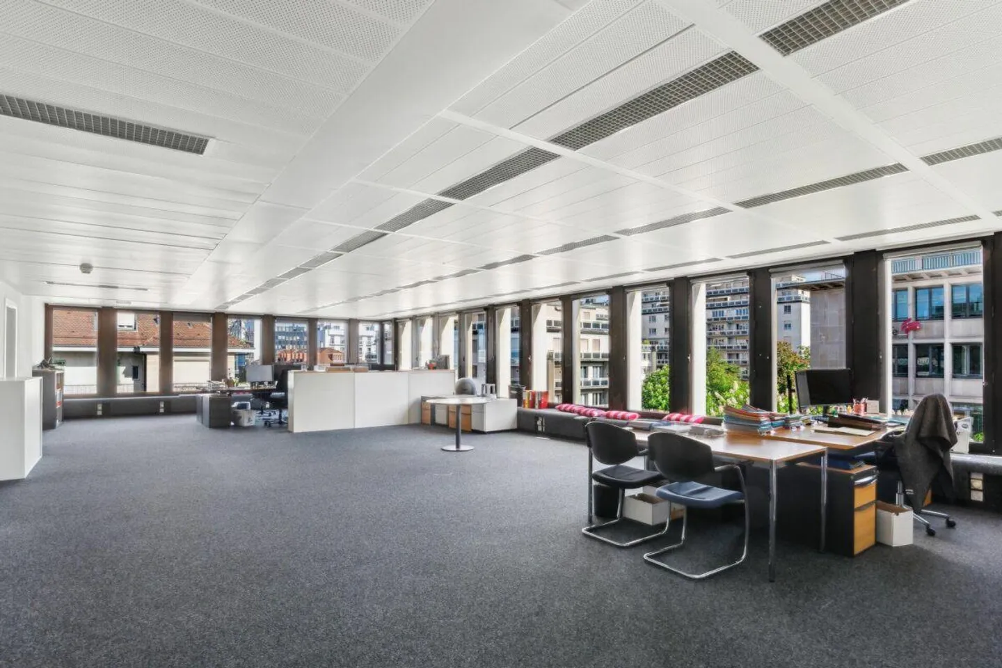 Large modular spaces in the heart of Lausanne - Photo 2 of 12