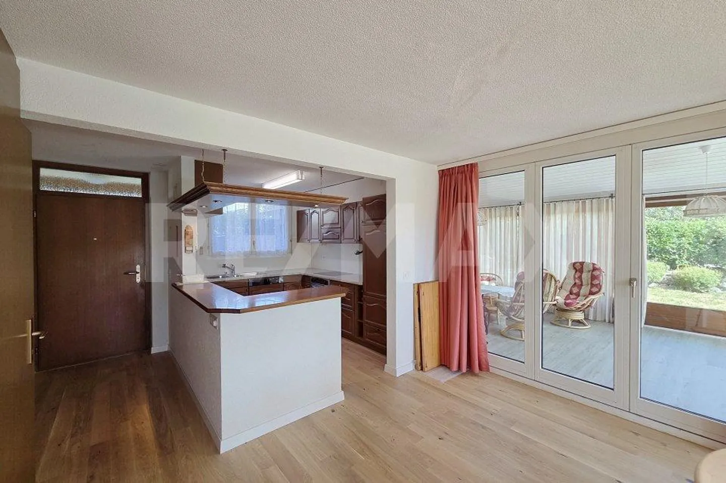 Family-friendly house in a good location - Photo 4 of 13