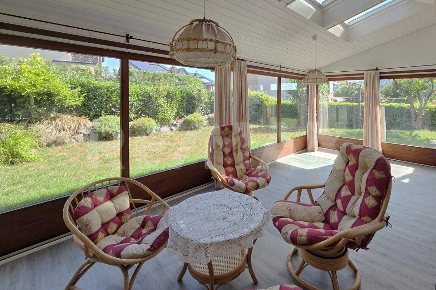 Family-friendly house in a good location - Photo 7 of 13