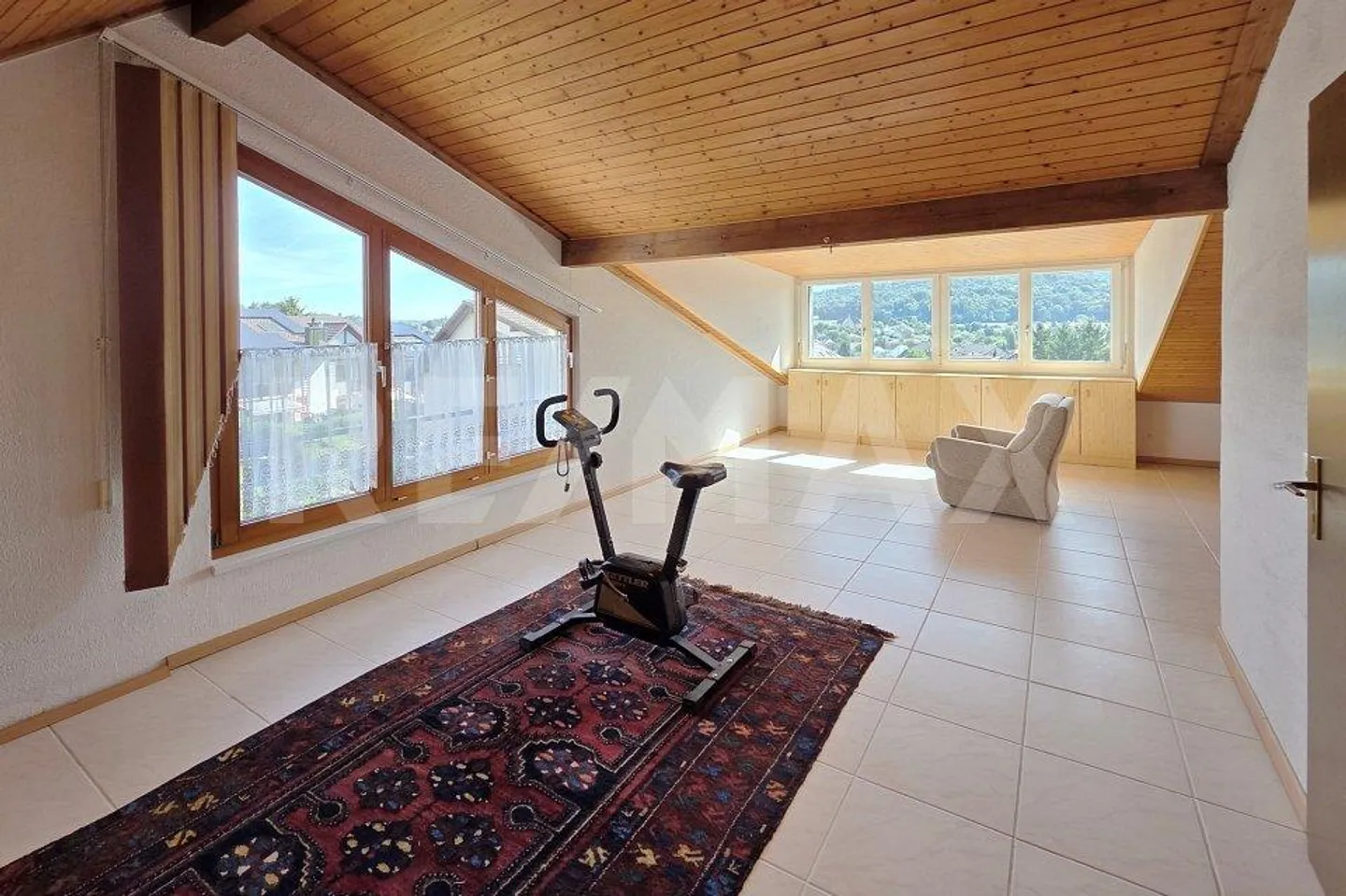 Family-friendly house in a good location - Photo 12 of 13