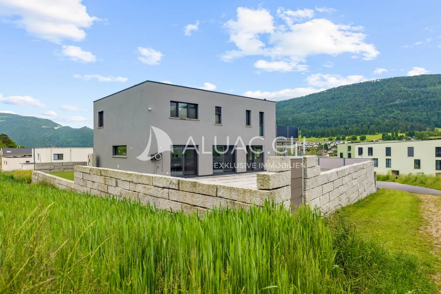 MODERN SINGLE-FAMILY HOUSE WITH A VIEW - Photo 2 of 20