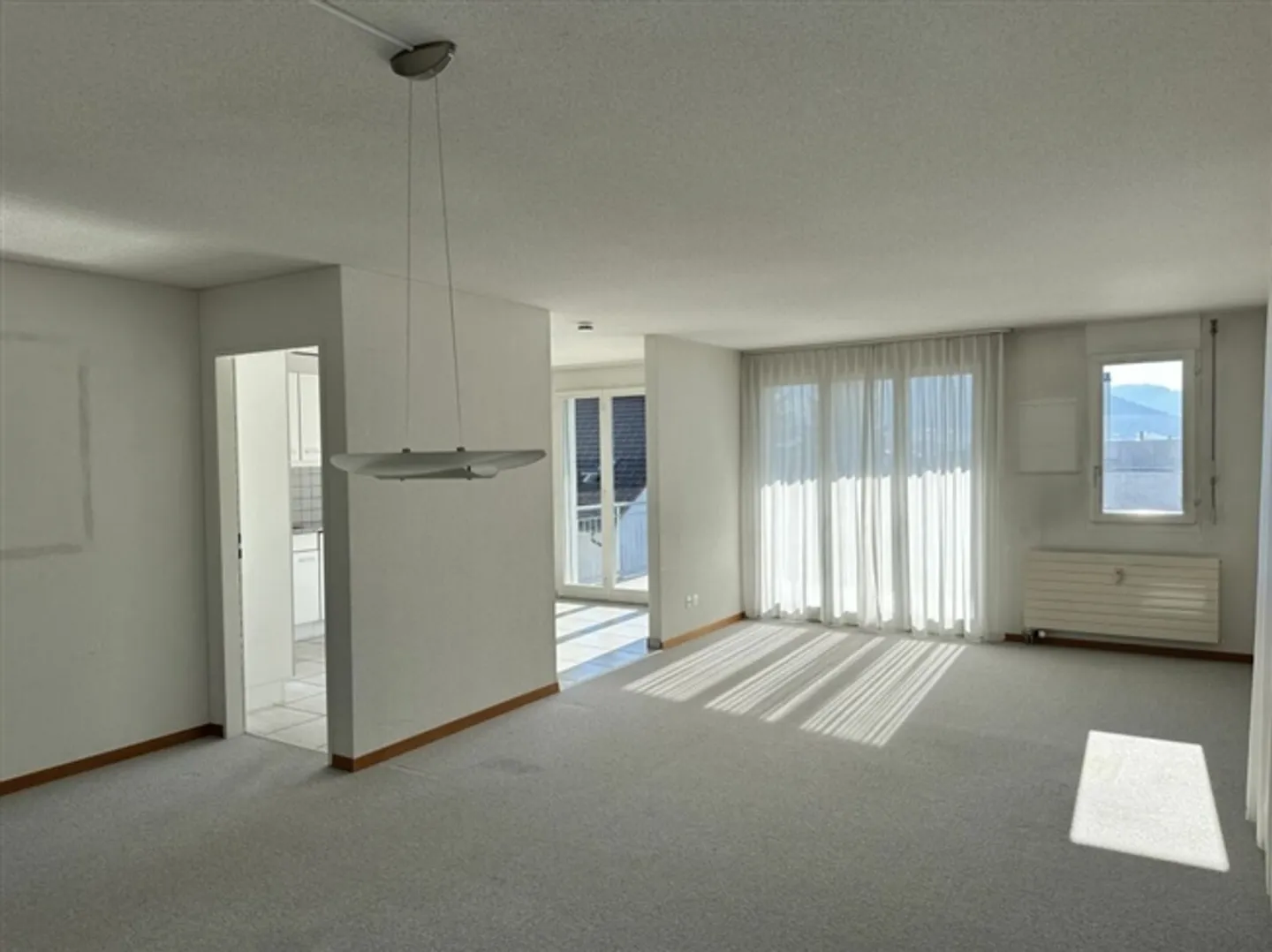 4½-Room Apartment in a Sunny and Central Location - Photo 4 of 13