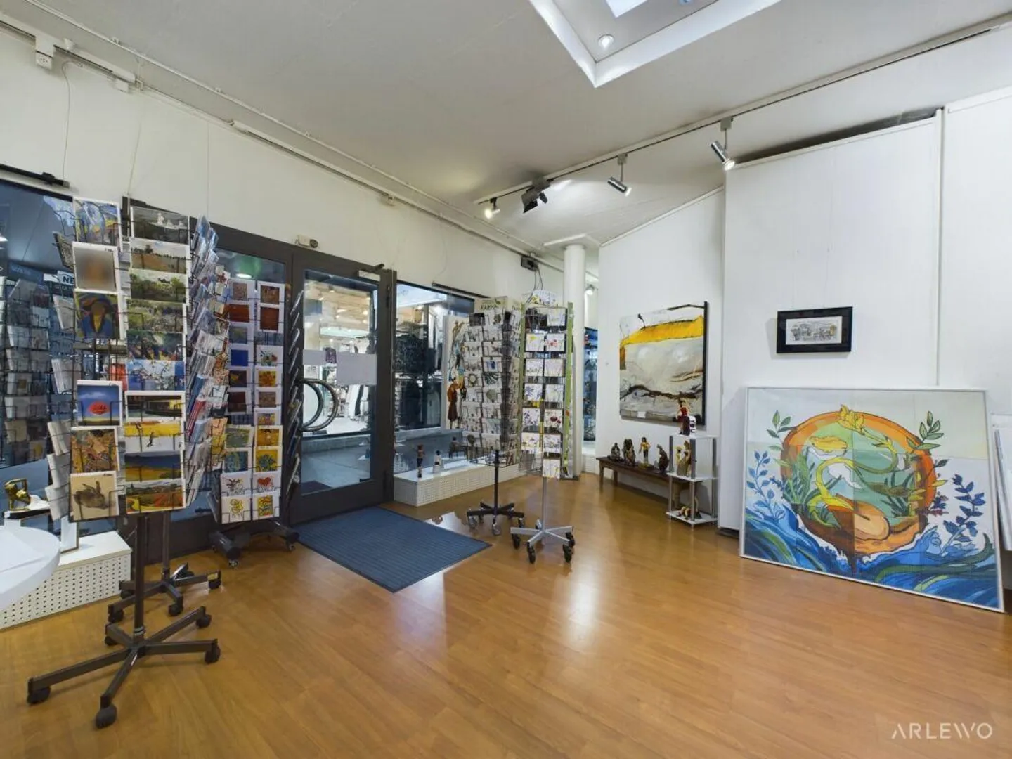 Large Shop Window Space in the Passage to Stein - Photo 7 of 10