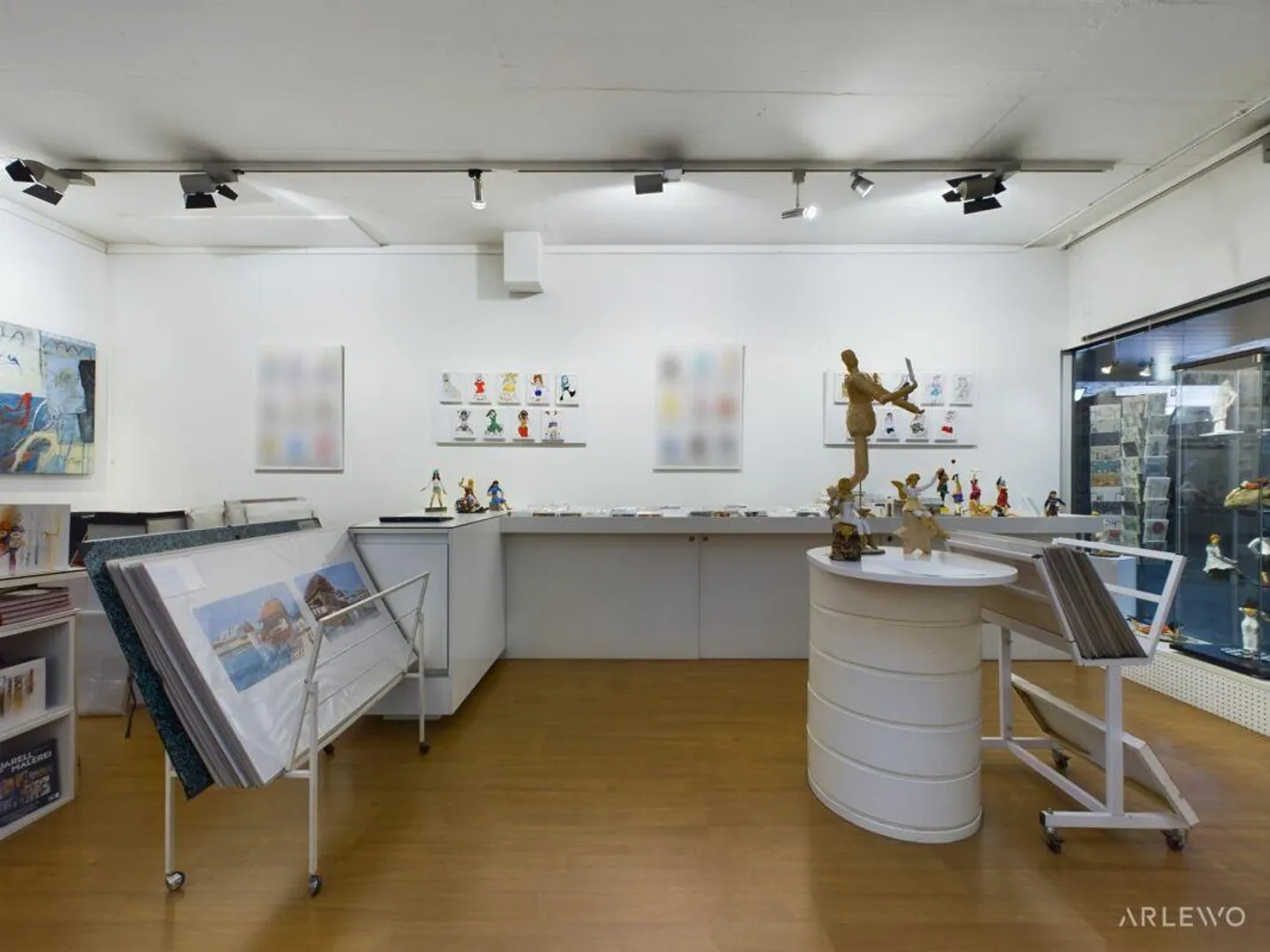 Large Shop Window Space in the Passage to Stein - Photo 10 of 10