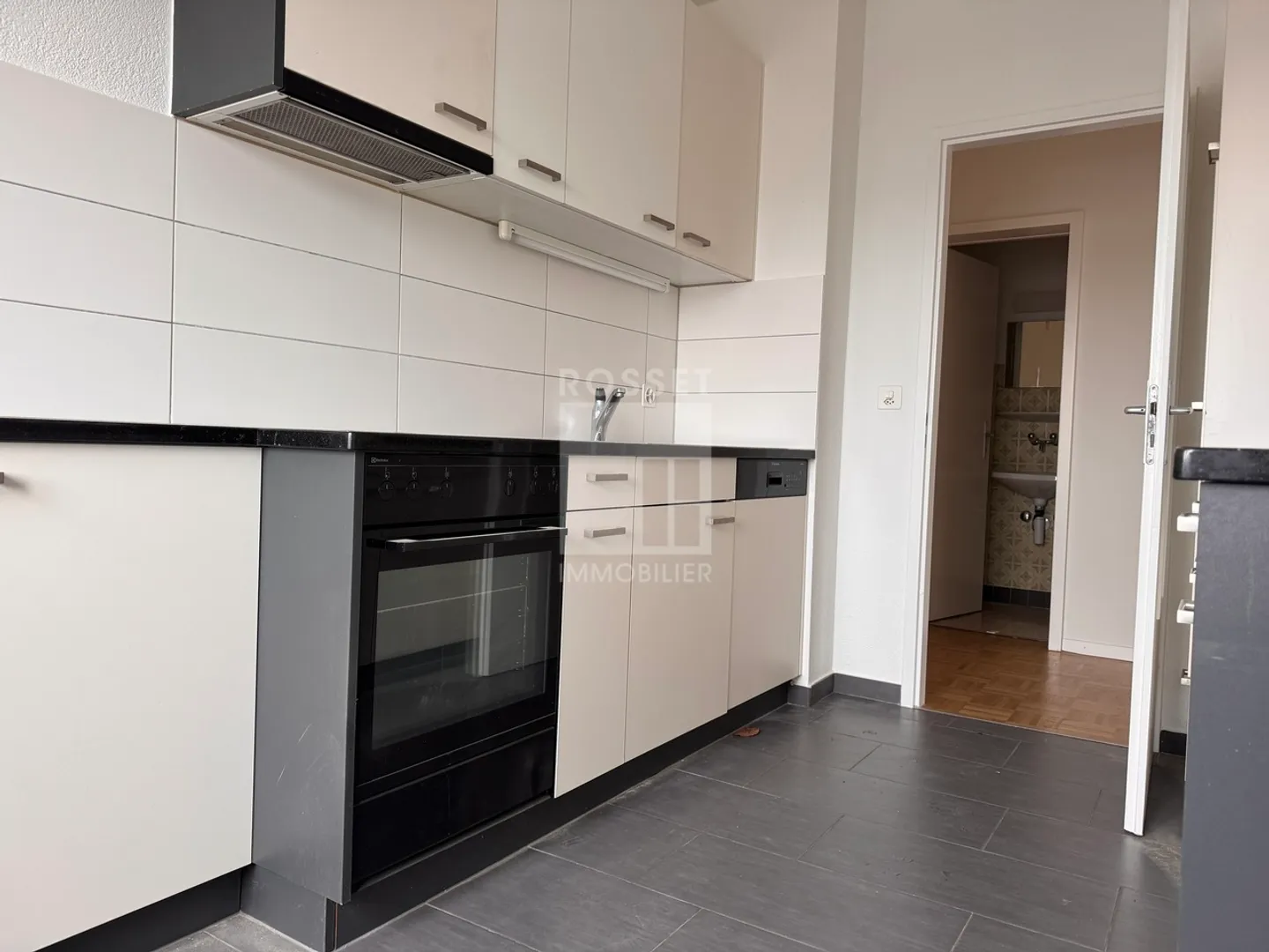 Appartement 3.5 pièces 8ème étage - Photo 2 sur 8