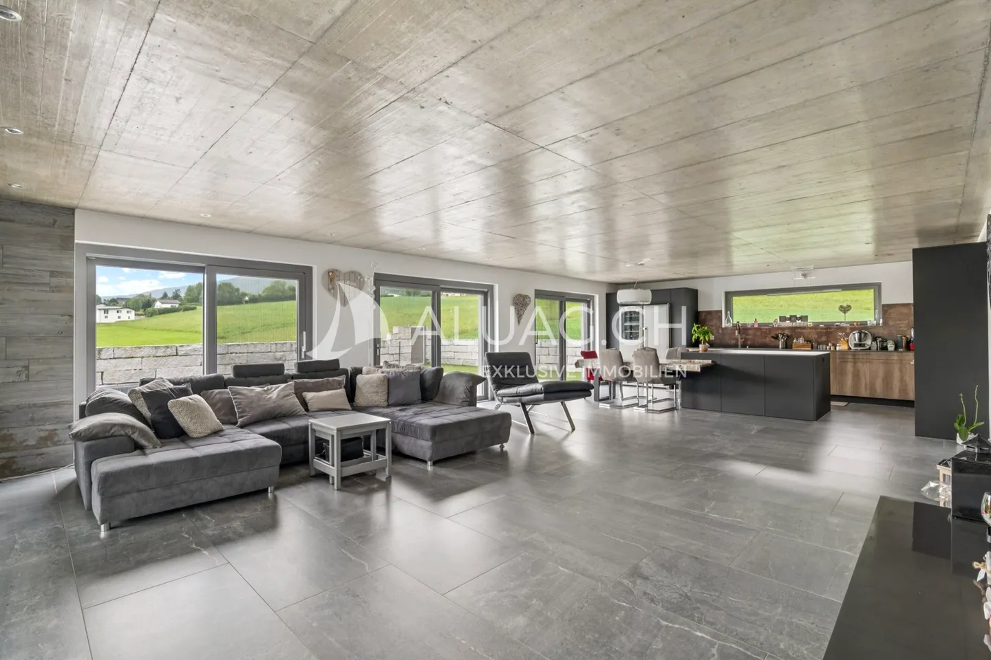MODERN SINGLE-FAMILY HOUSE WITH A VIEW - Photo 9 of 20