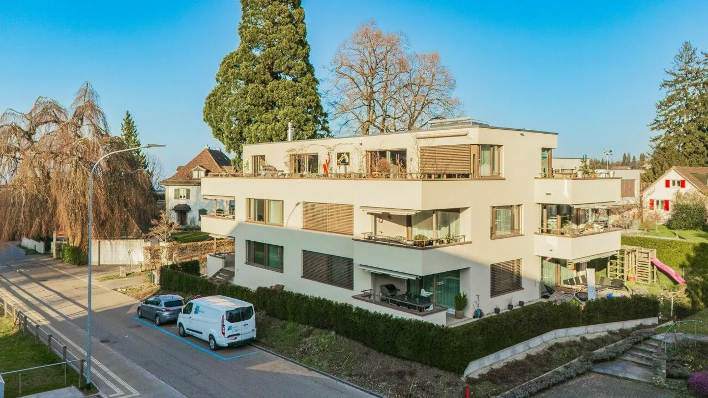 Modern ground floor apartment in a preferred residential area - Photo 2 of 18