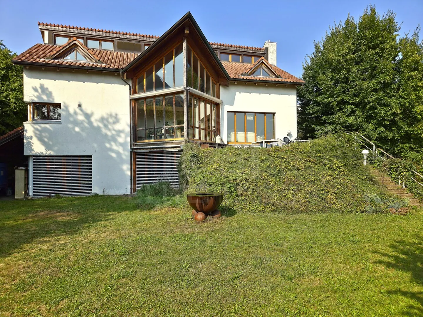 GROSSZÜGIGES EINFAMILIENHAUS MIT ENTWICKLUNGSPOTENZIAL - Foto 6 von 6