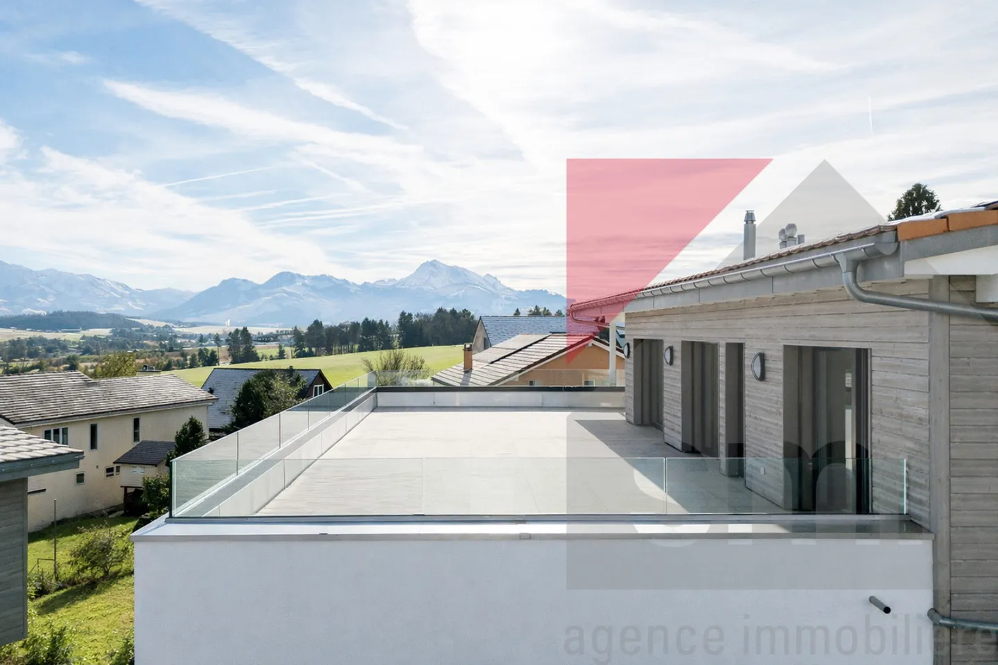 Gumefens Attico Nuovo Edificio con Vista sul Lago e le Prealpi - Foto 1 di 10