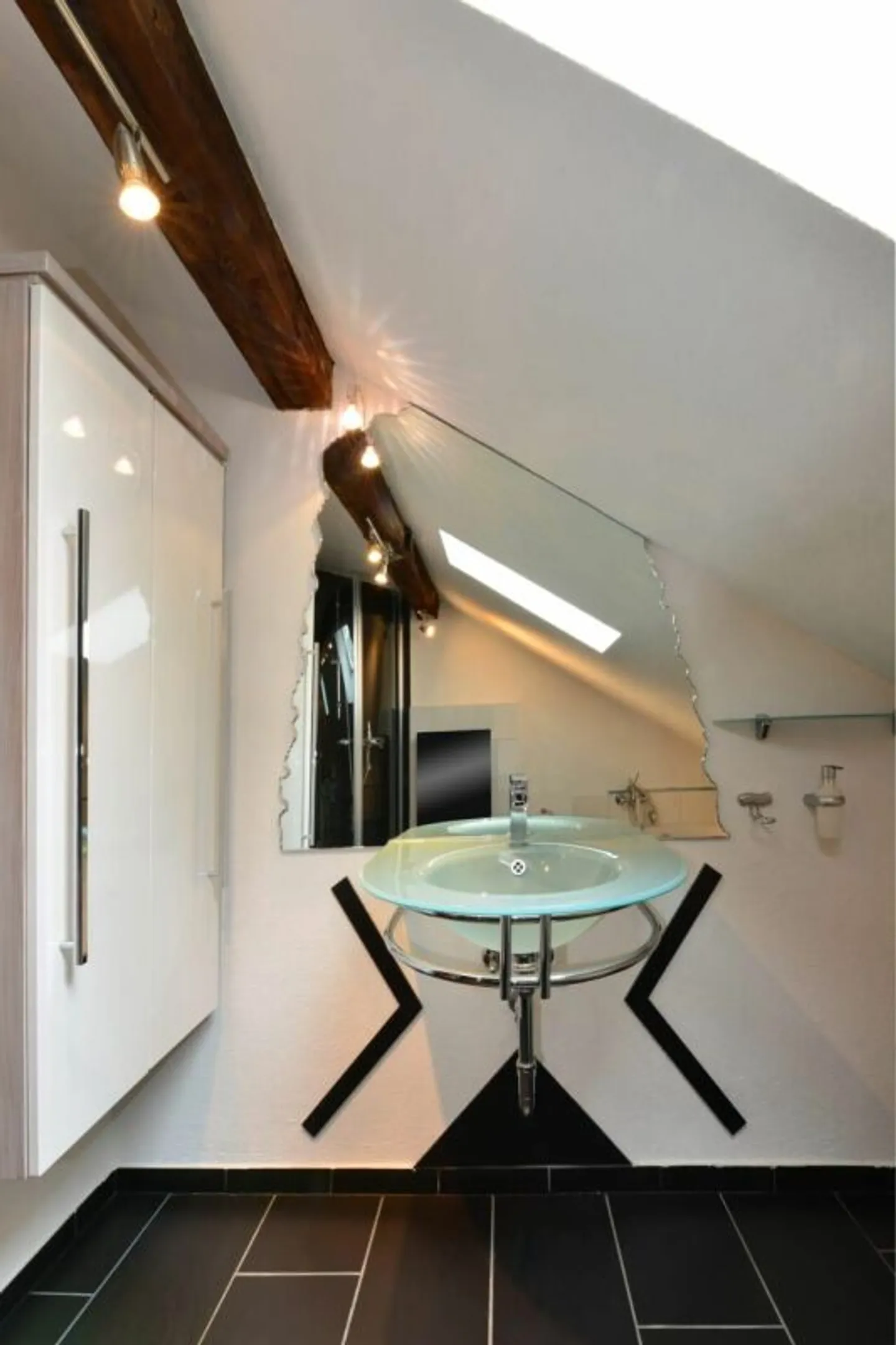 Elegant penthouse with high-quality amenities - Photo 5 of 11