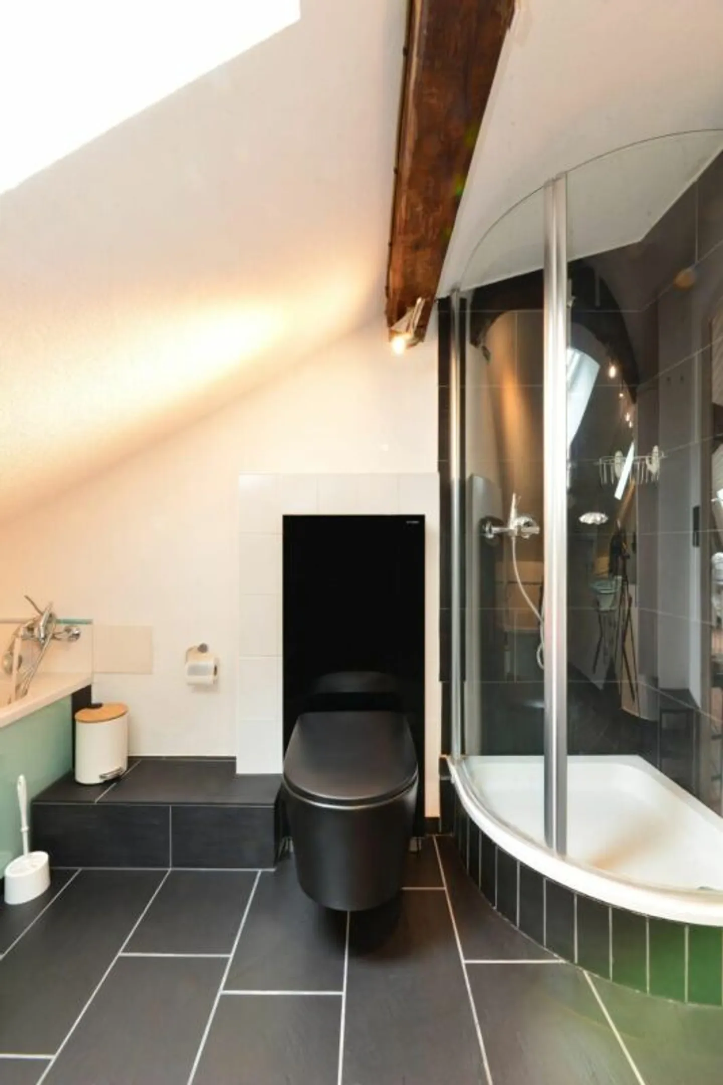 Elegant penthouse with high-quality amenities - Photo 8 of 11