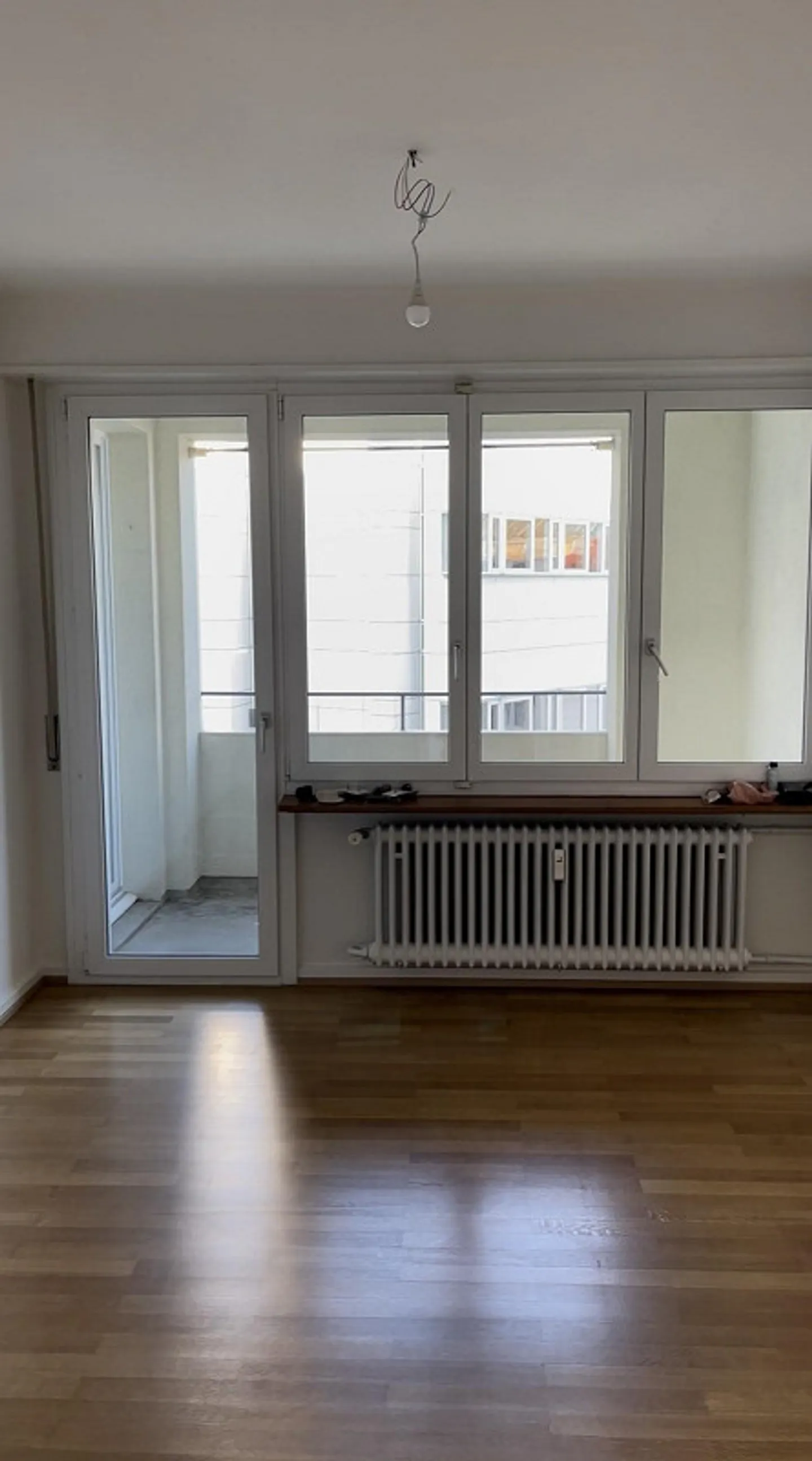 Bright, central apartment for rent! - Photo 3 of 5