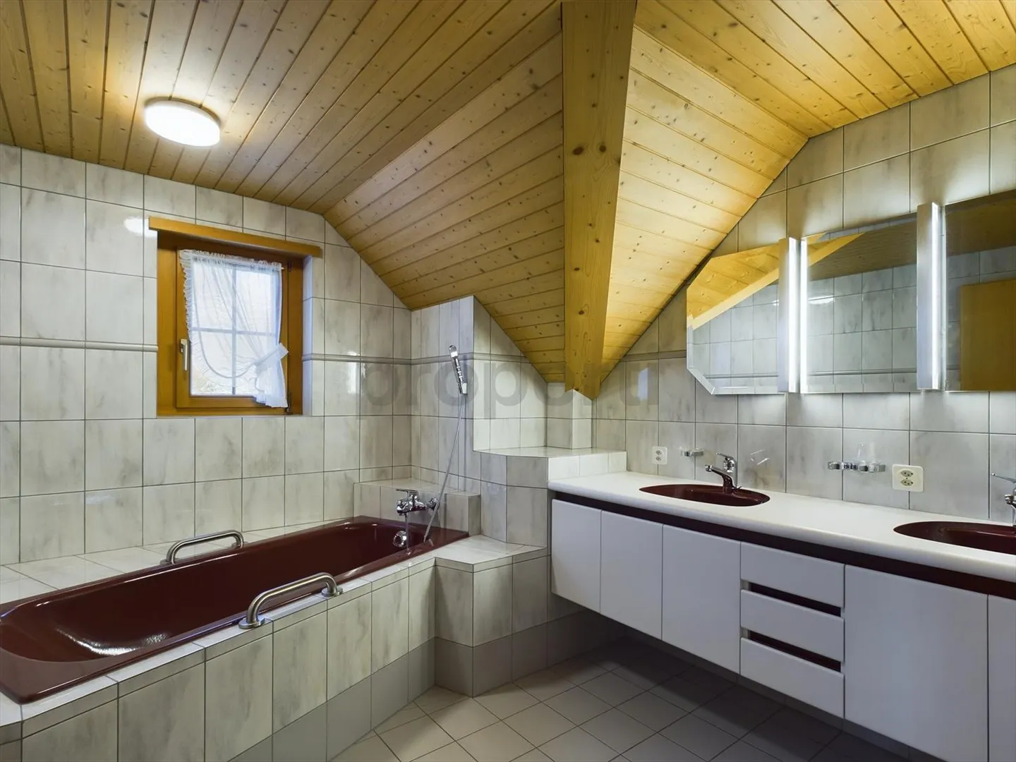 Attractive 9.5-room single-family house with unobstructed view in Appenzell - Photo 9 of 12