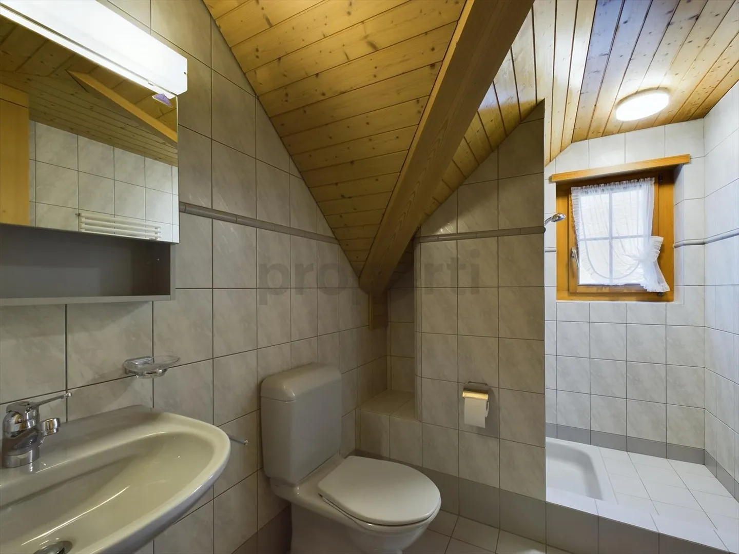 Attractive 9.5-room single-family house with unobstructed view in Appenzell - Photo 10 of 12