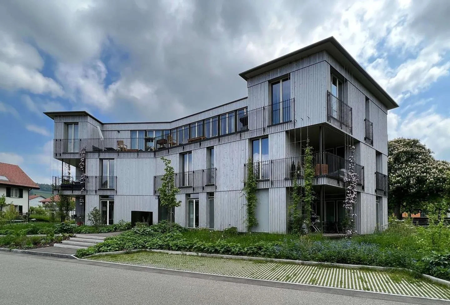 Espansione unica con molto legno - Foto 1 di 8