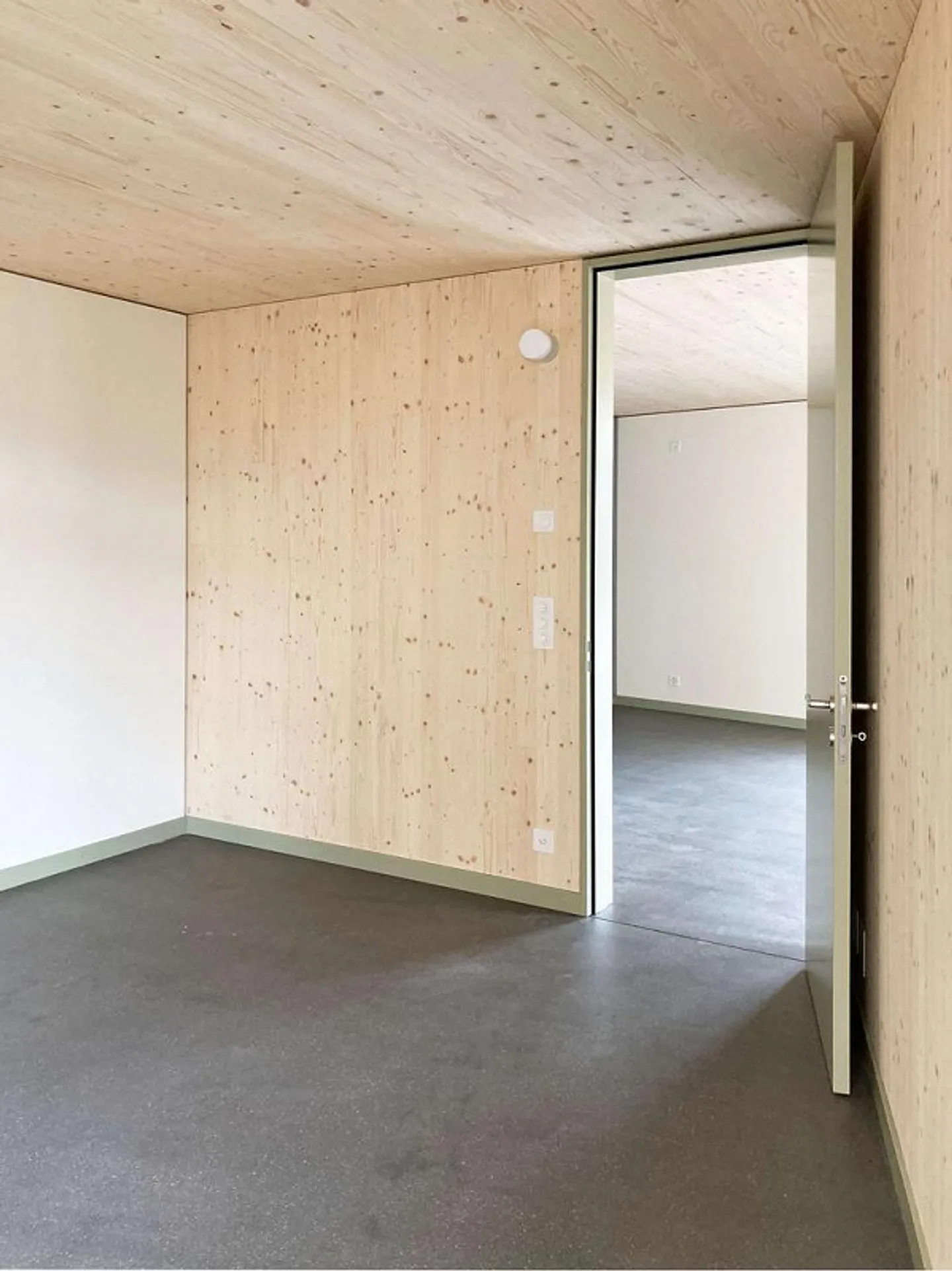 Espansione unica con molto legno - Foto 3 di 8