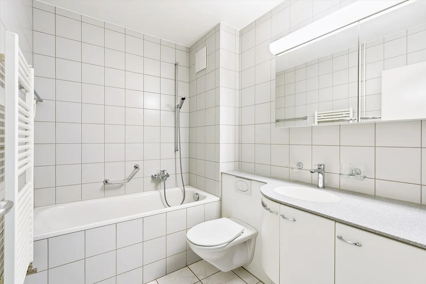 AFFITTARE SENZA DEPOSITO - Vivere nel bel quartiere di Neubad! - Foto 4 di 8