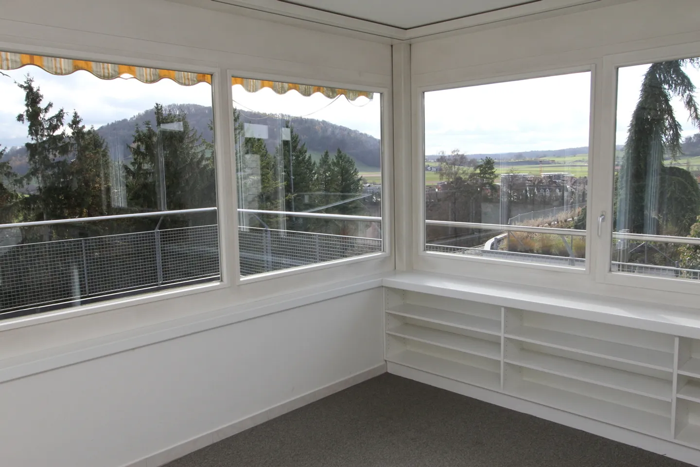 Panoramasicht - ruhige Lage - grosse Terrasse - Foto 1 von 18