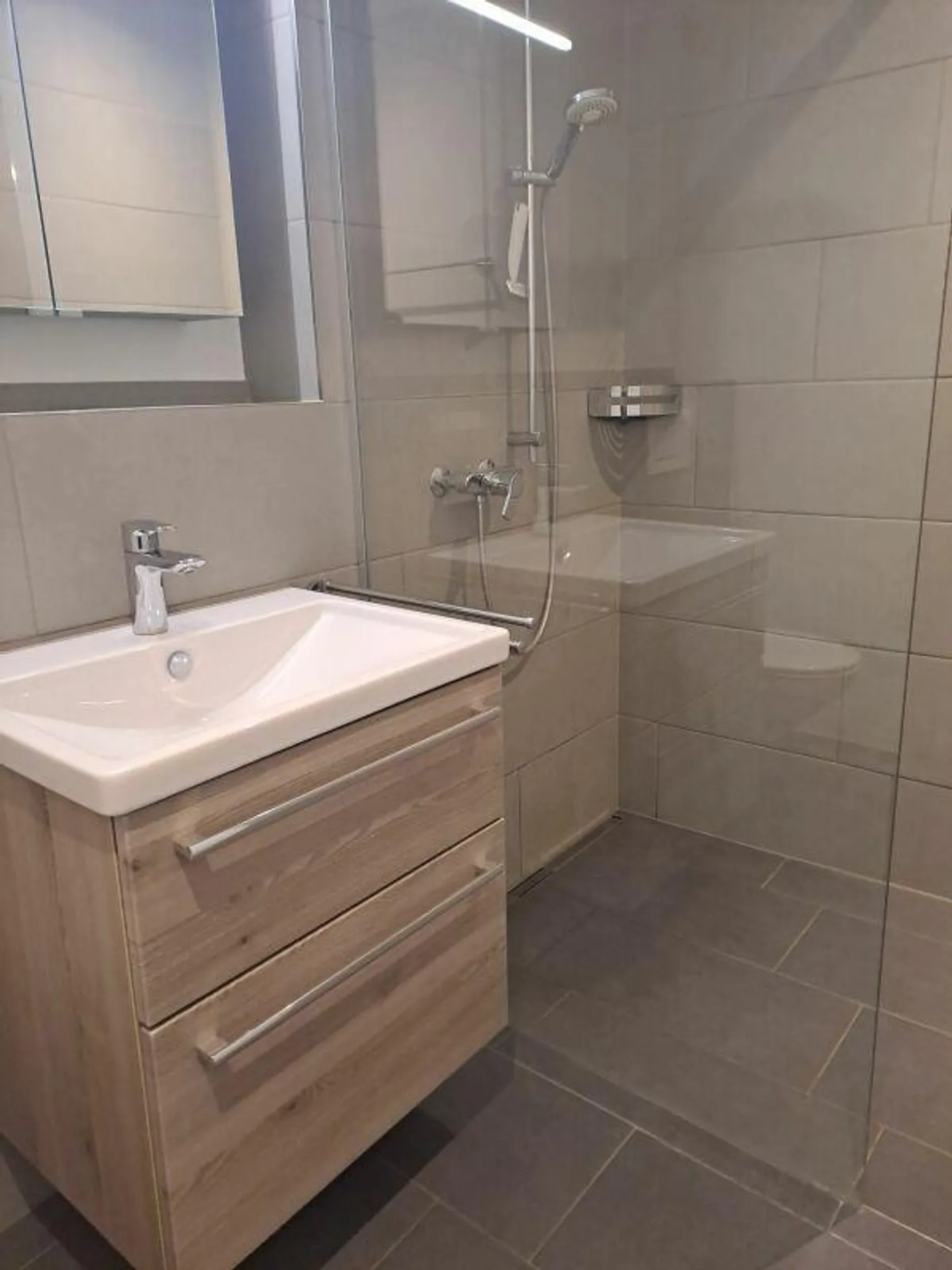 Appartement attrayant de 4,5 pièces avec grande terrasse - Photo 4 sur 10