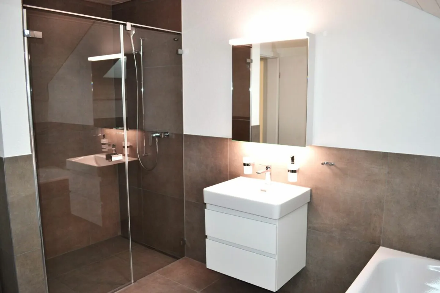 Topmoderne 5,5-Zimmer-Doppel-Einfamilienhäuser in Schwadernau BE - Foto 11 von 18