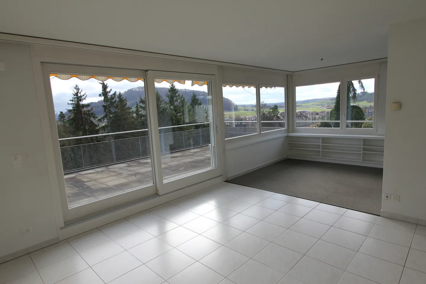 Panoramasicht - ruhige Lage - grosse Terrasse - Foto 10 von 18