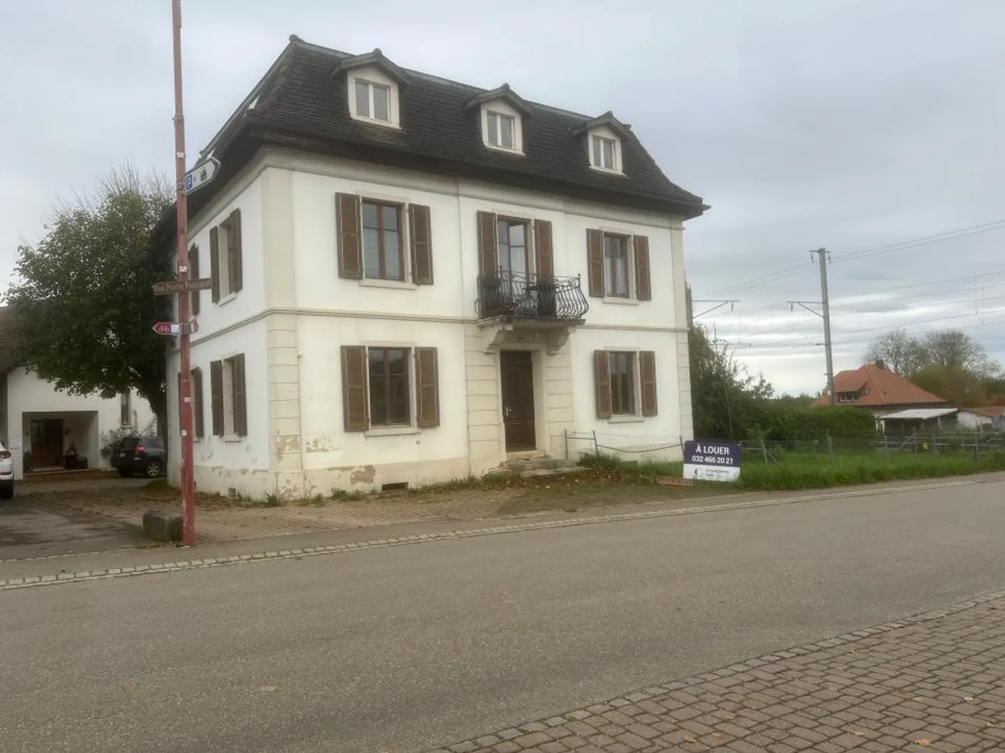 Residential building - Photo 1 of 13