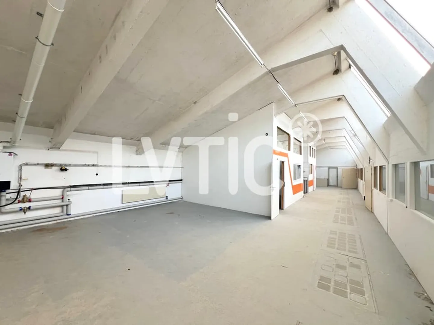 Büros, teilbare Räumlichkeiten von 712 m2 zur Miete in Cossonay - Foto 1 von 7