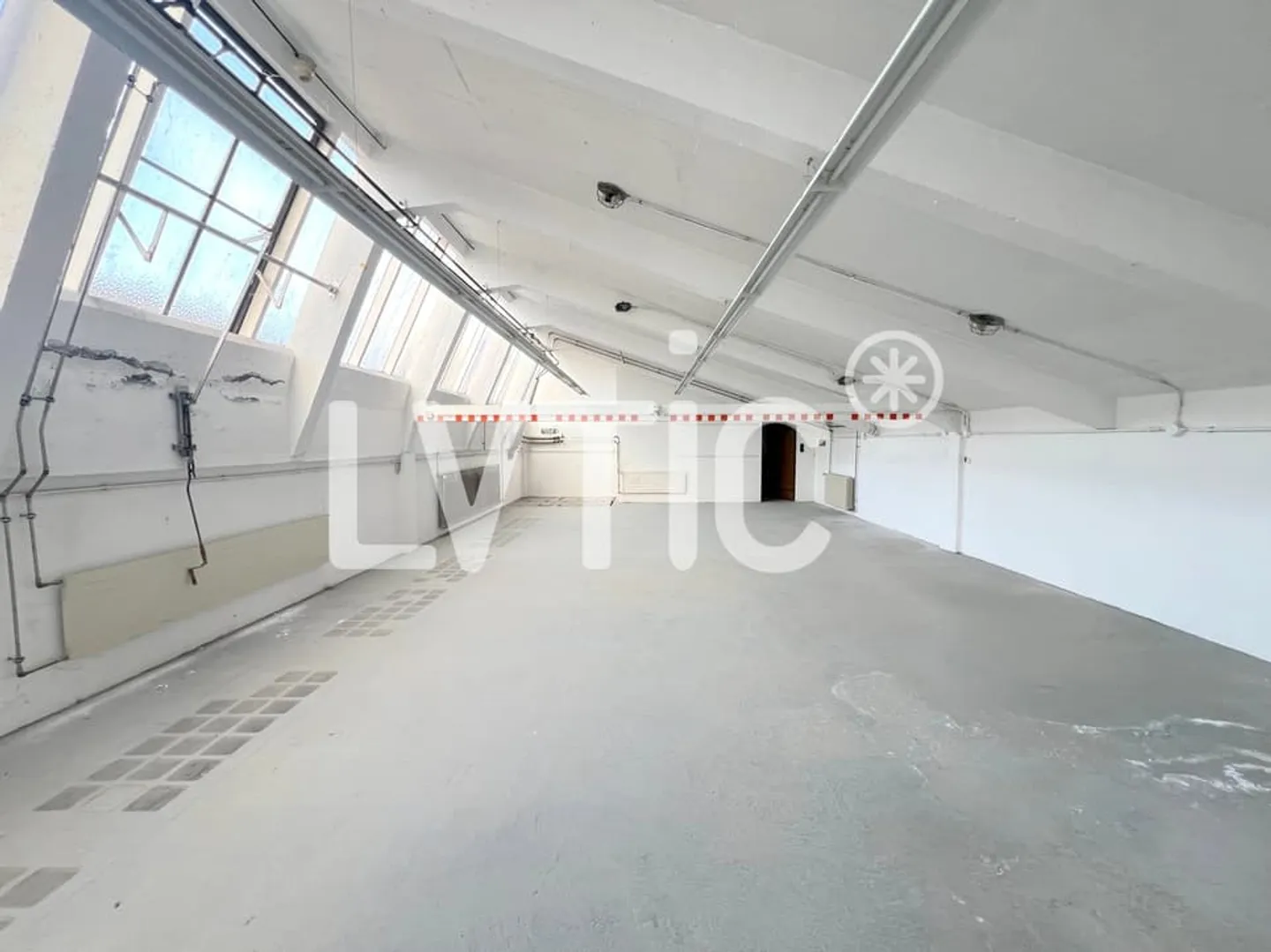 Büros, teilbare Räumlichkeiten von 712 m2 zur Miete in Cossonay - Foto 2 von 7