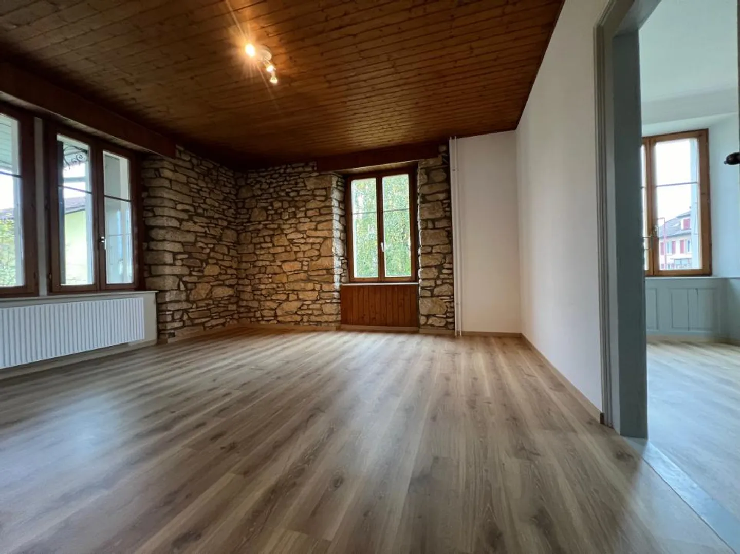 Residential building - Photo 9 of 13