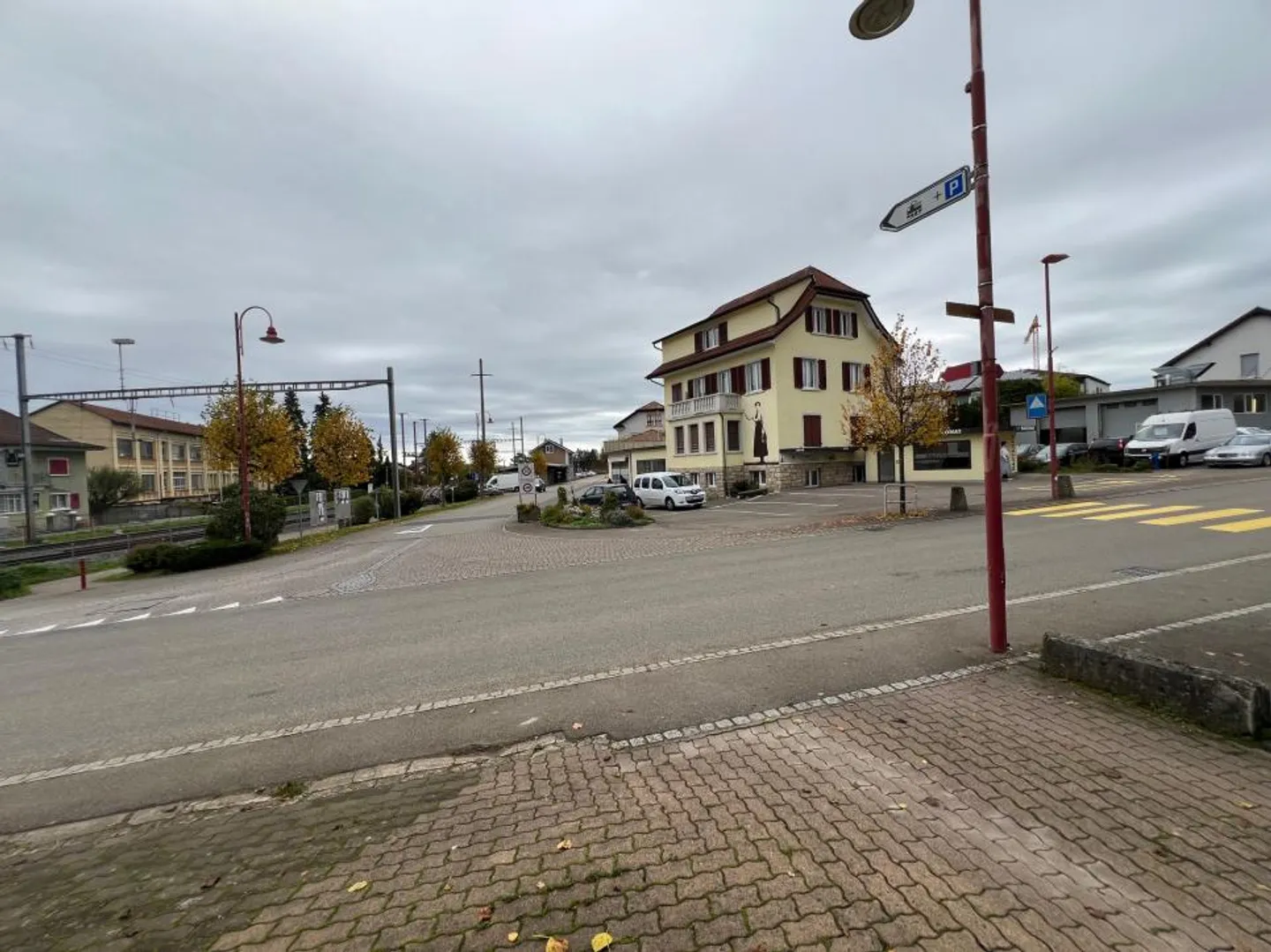 Residential building - Photo 12 of 13