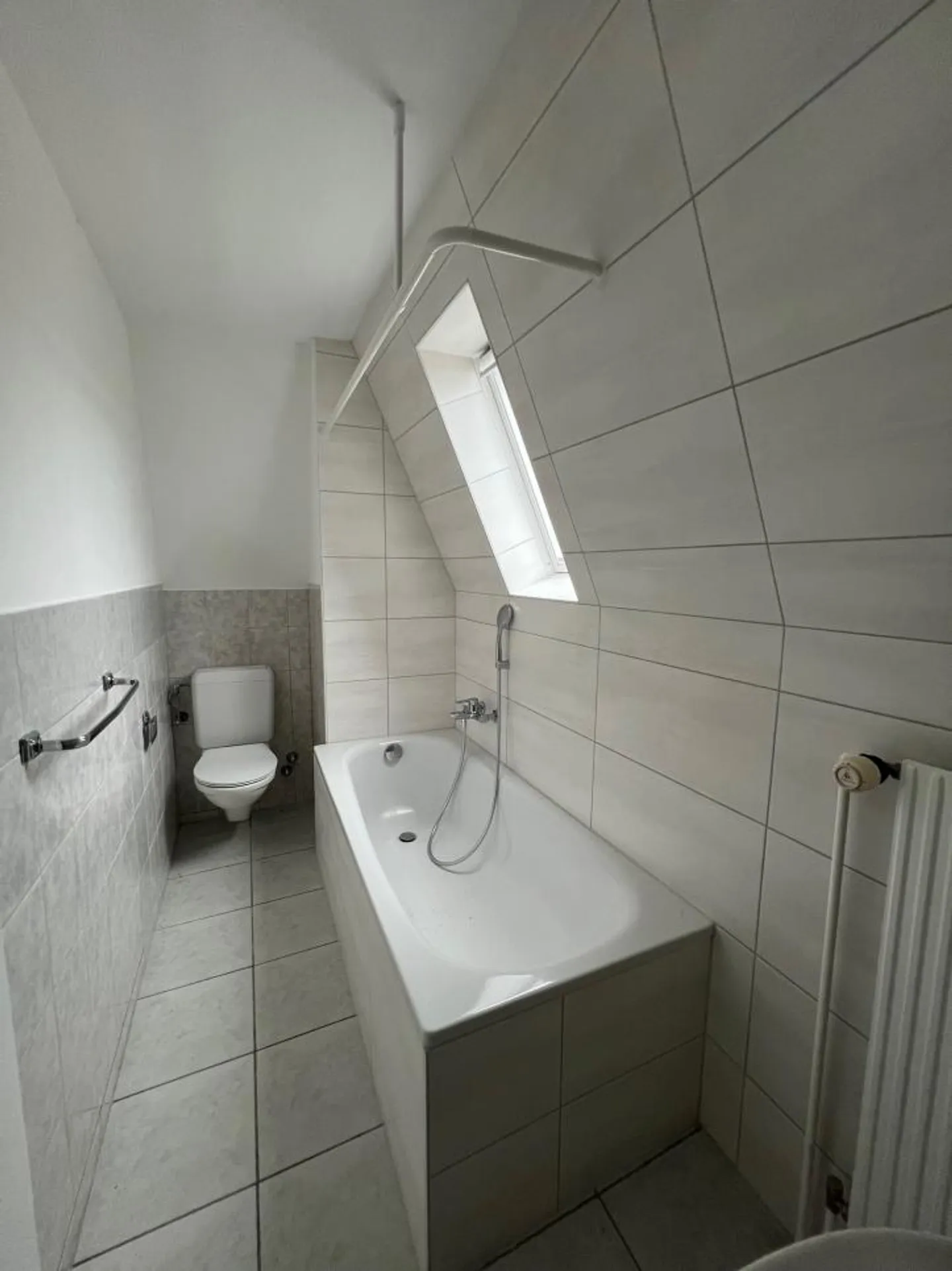 Residential building - Photo 4 of 13