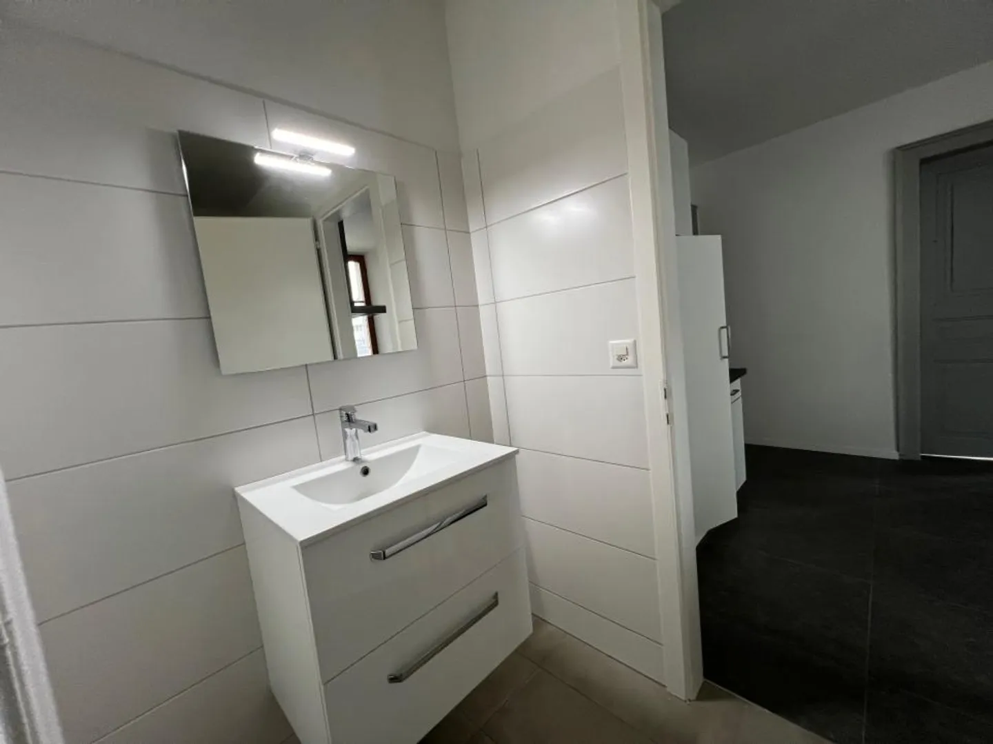 Residential building - Photo 5 of 13