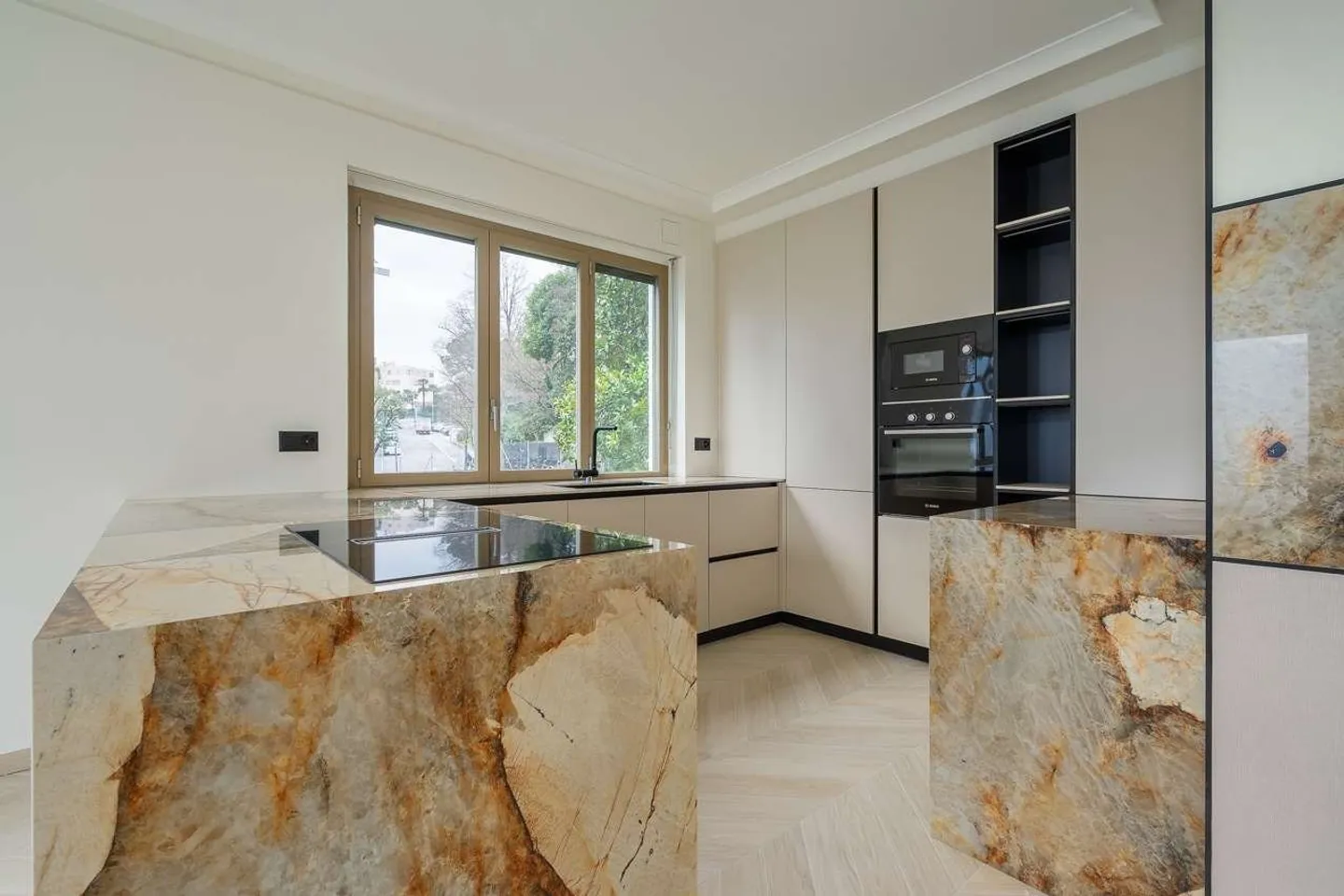 Appartement spectaculaire de 3,5 pièces à deux pas du centre - Photo 4 sur 12