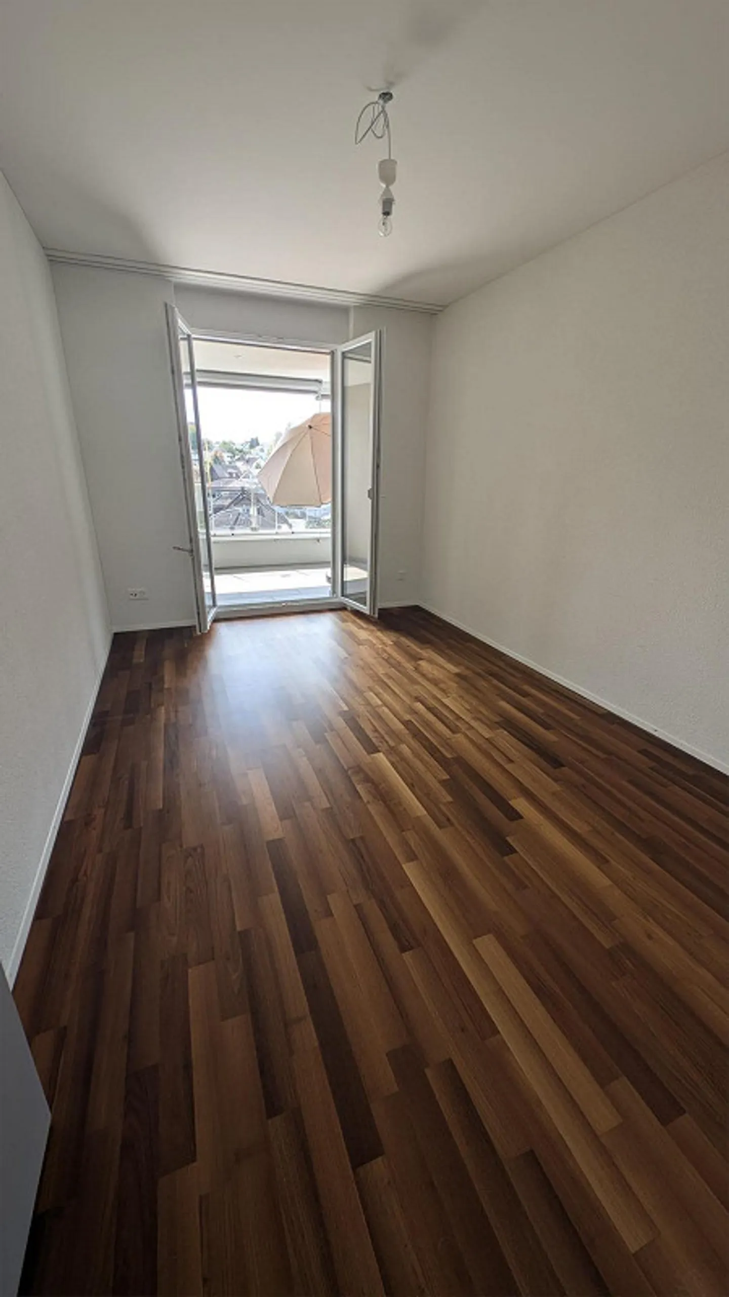 Spacious 4.5-room apartment with Pilatus view, glazed balcony and - Photo 7 of 11