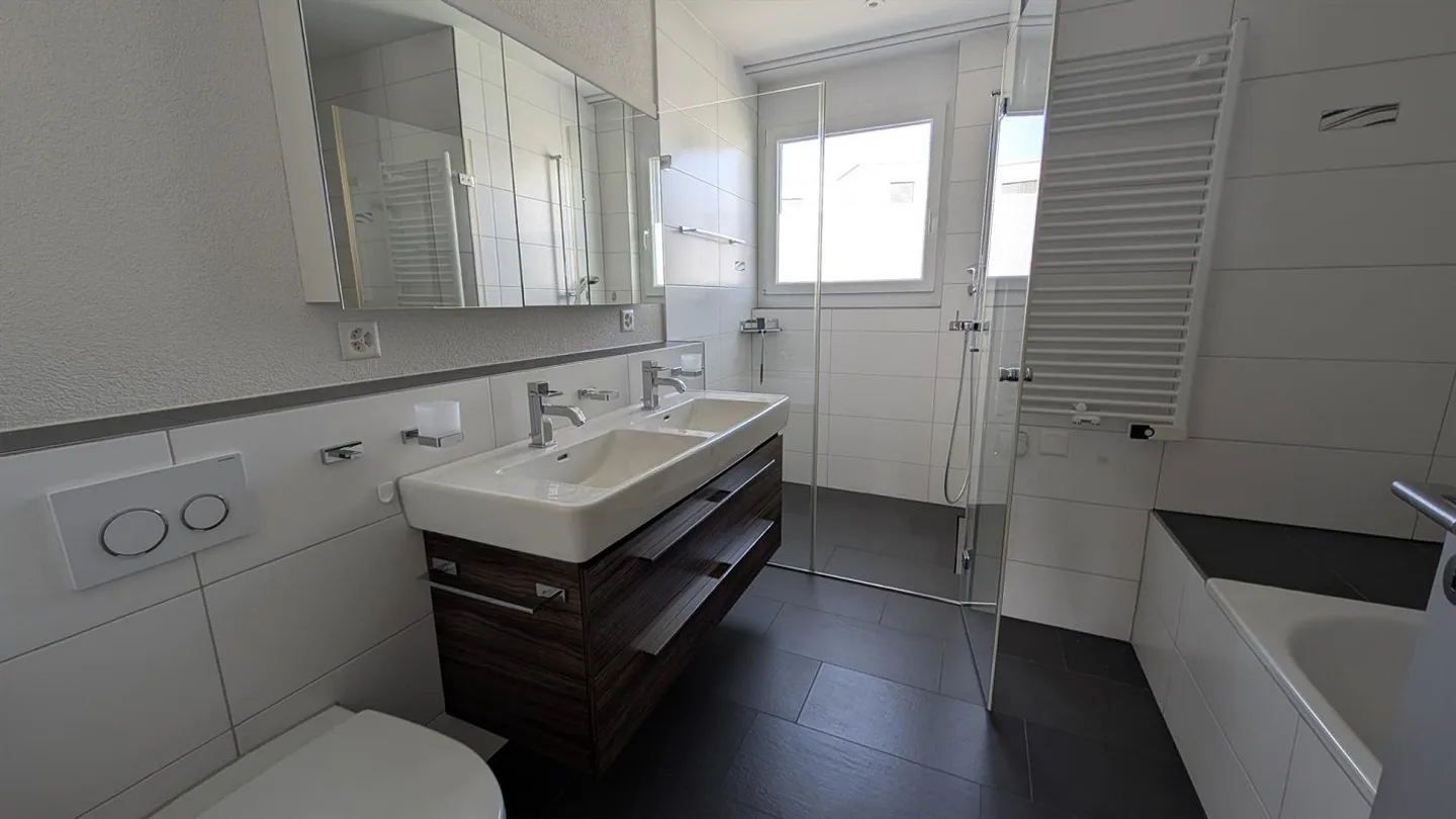 Spacious 4.5-room apartment with Pilatus view, glazed balcony and - Photo 9 of 11