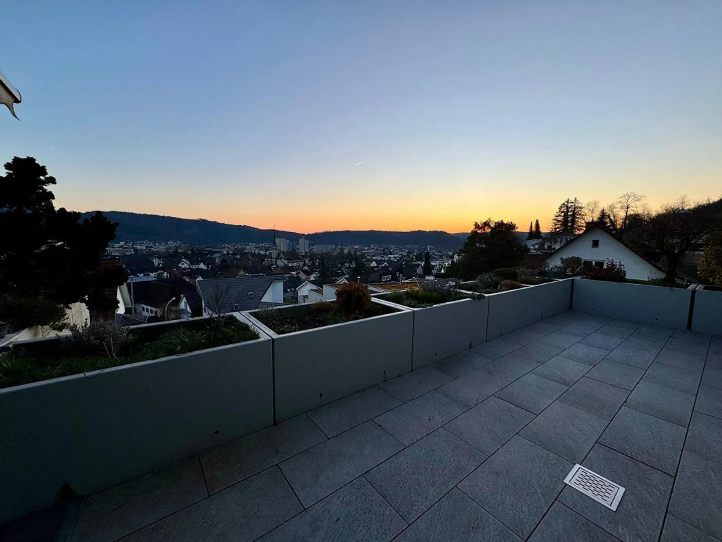 5½-Room Terrace House in a Sunny Prime Location with Best Views - Photo 1 of 13