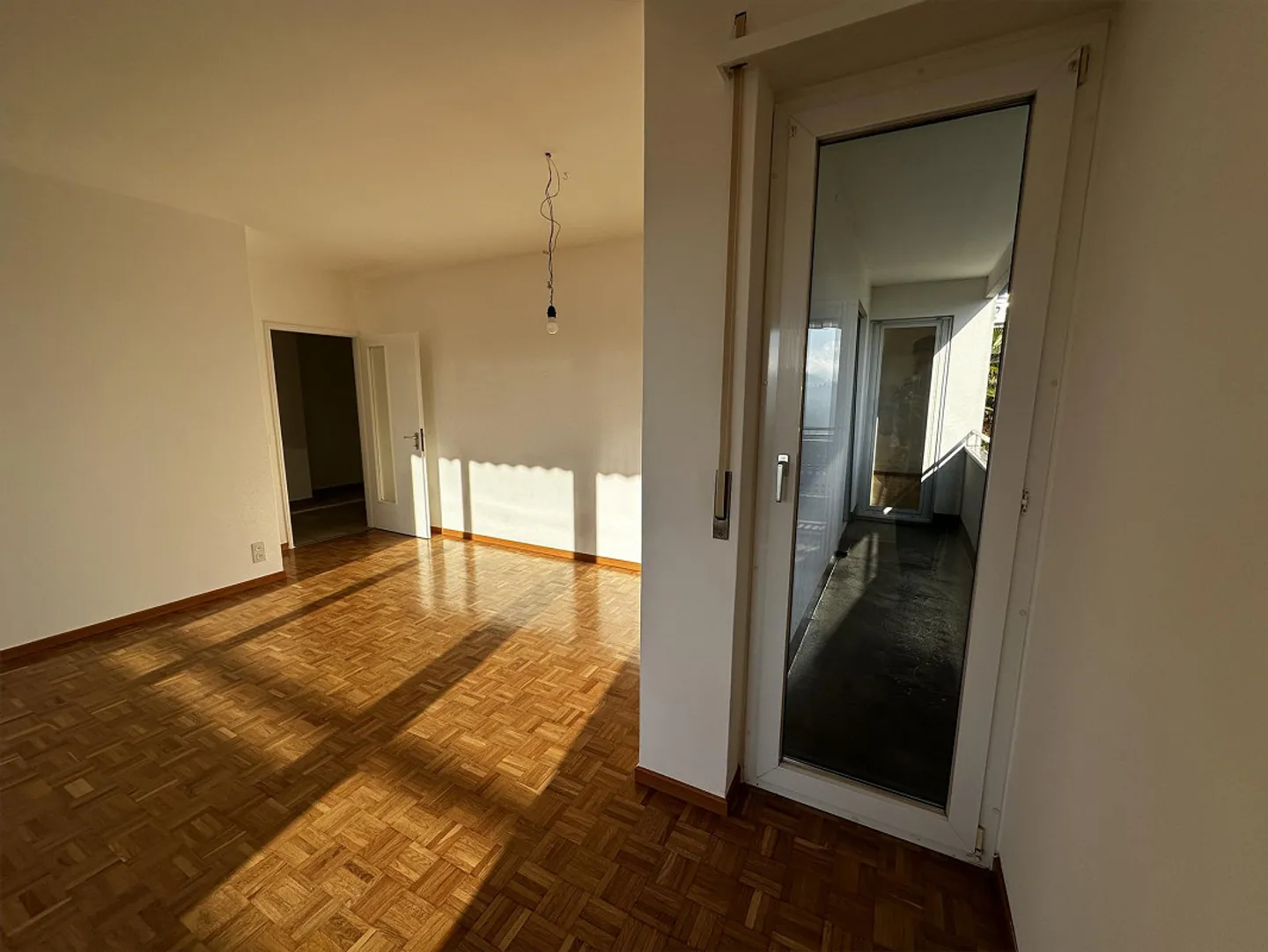 Bright 3.5-room apartment with stunning view - Photo 2 of 10