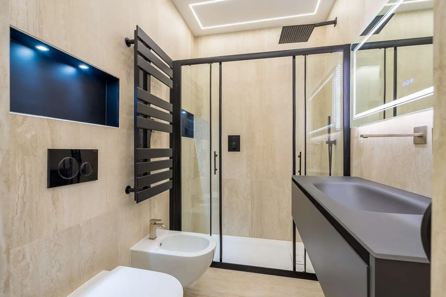 Appartement spectaculaire de 3,5 pièces à deux pas du centre - Photo 11 sur 12