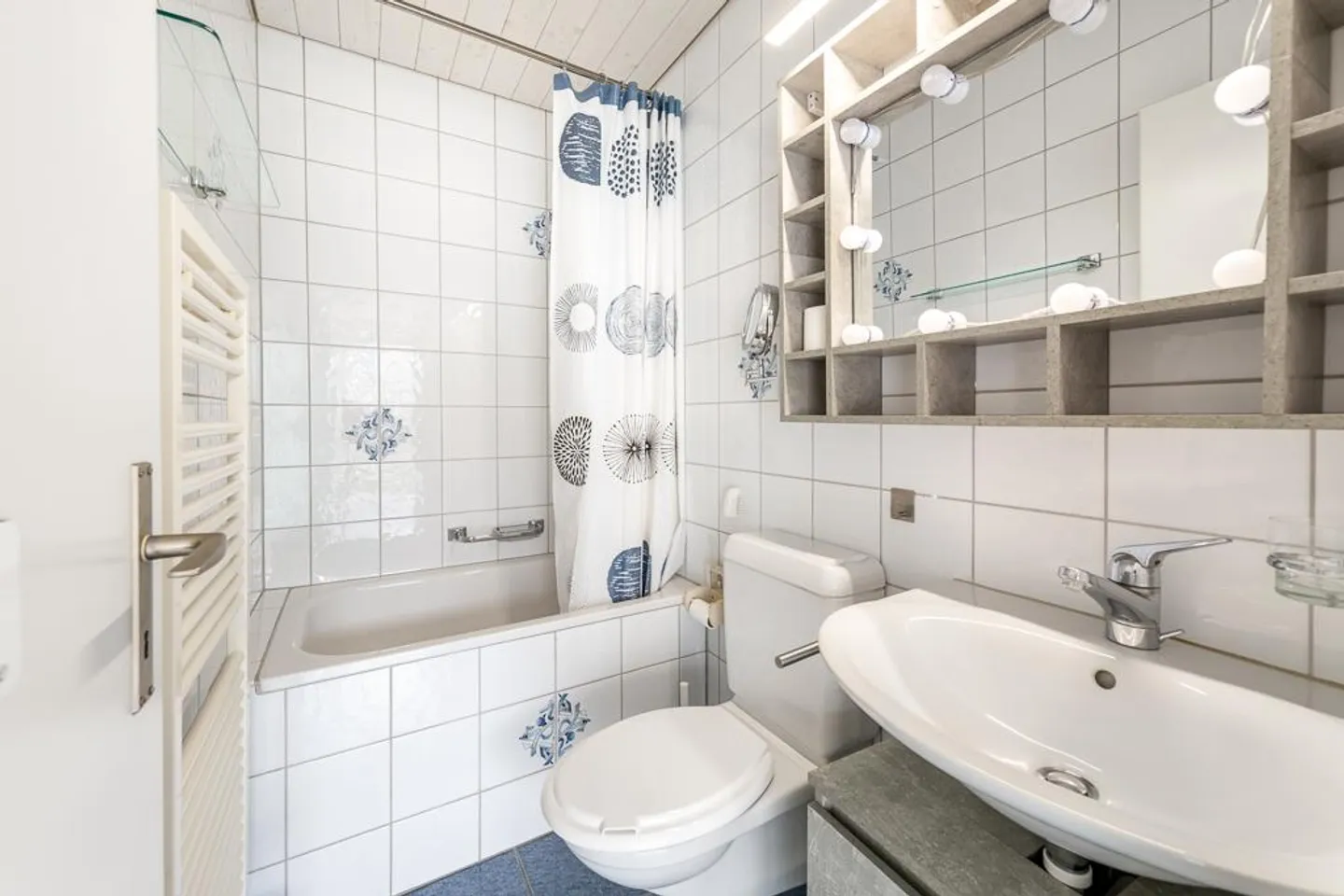 Charming Two-Family House with Well-Maintained Garden - Photo 8 of 9