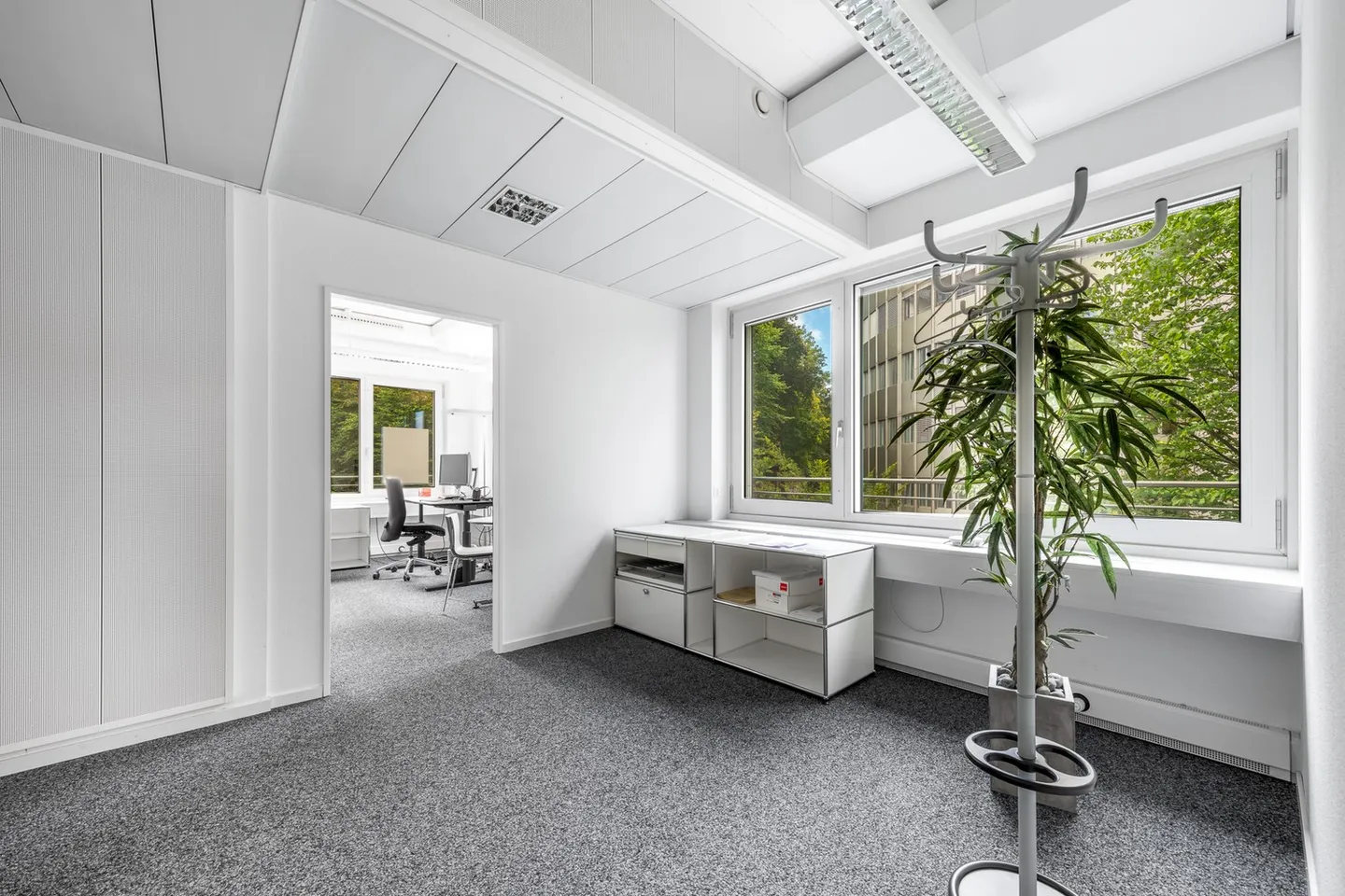 Office space for rent - Photo 7 of 10